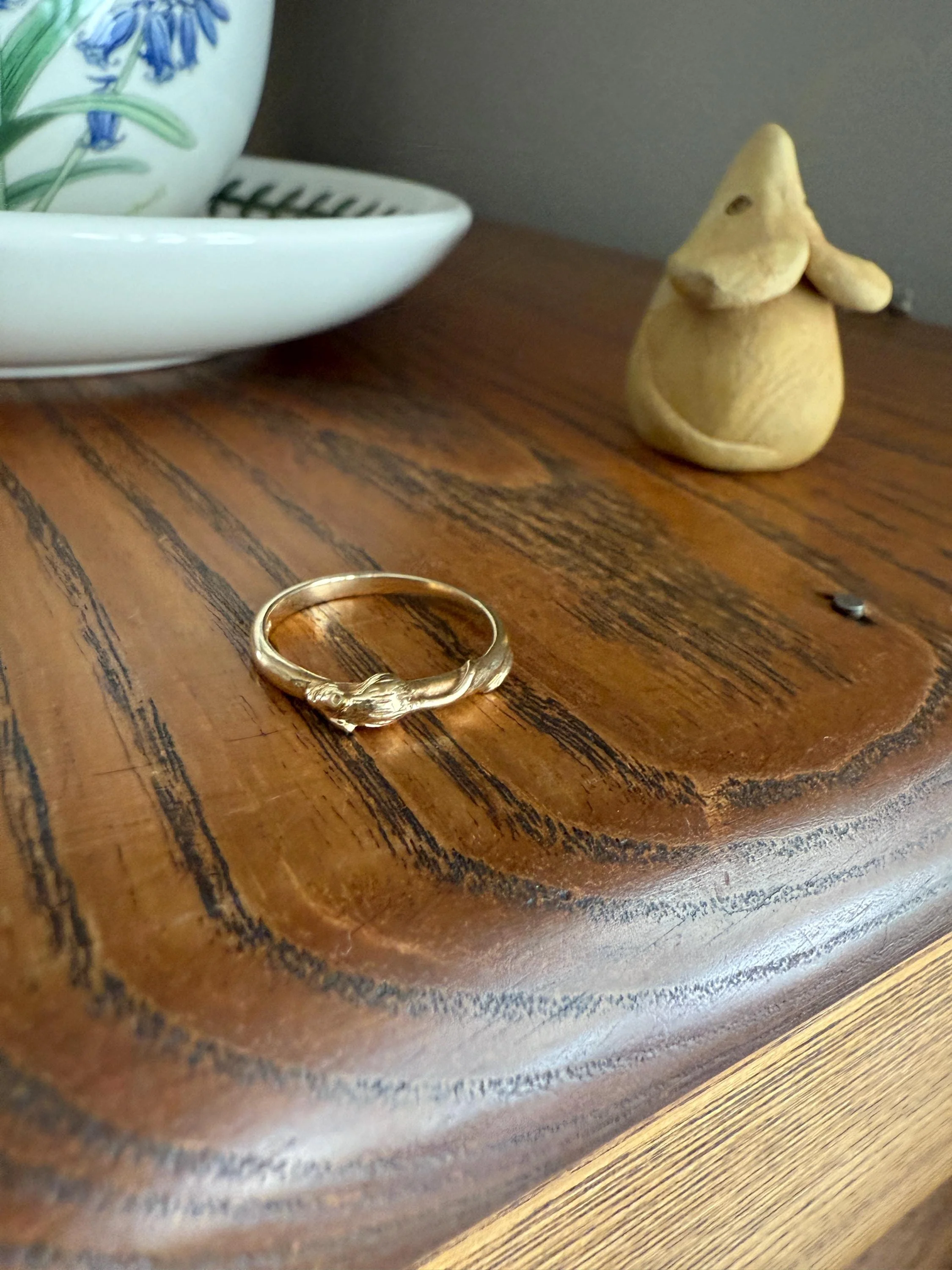 A Mouse from Mouse's House Figural 9k Gold Solid Band Stacker Ring Victorian Style Animal Jewelry Personal Collection Release : ) - Image 11