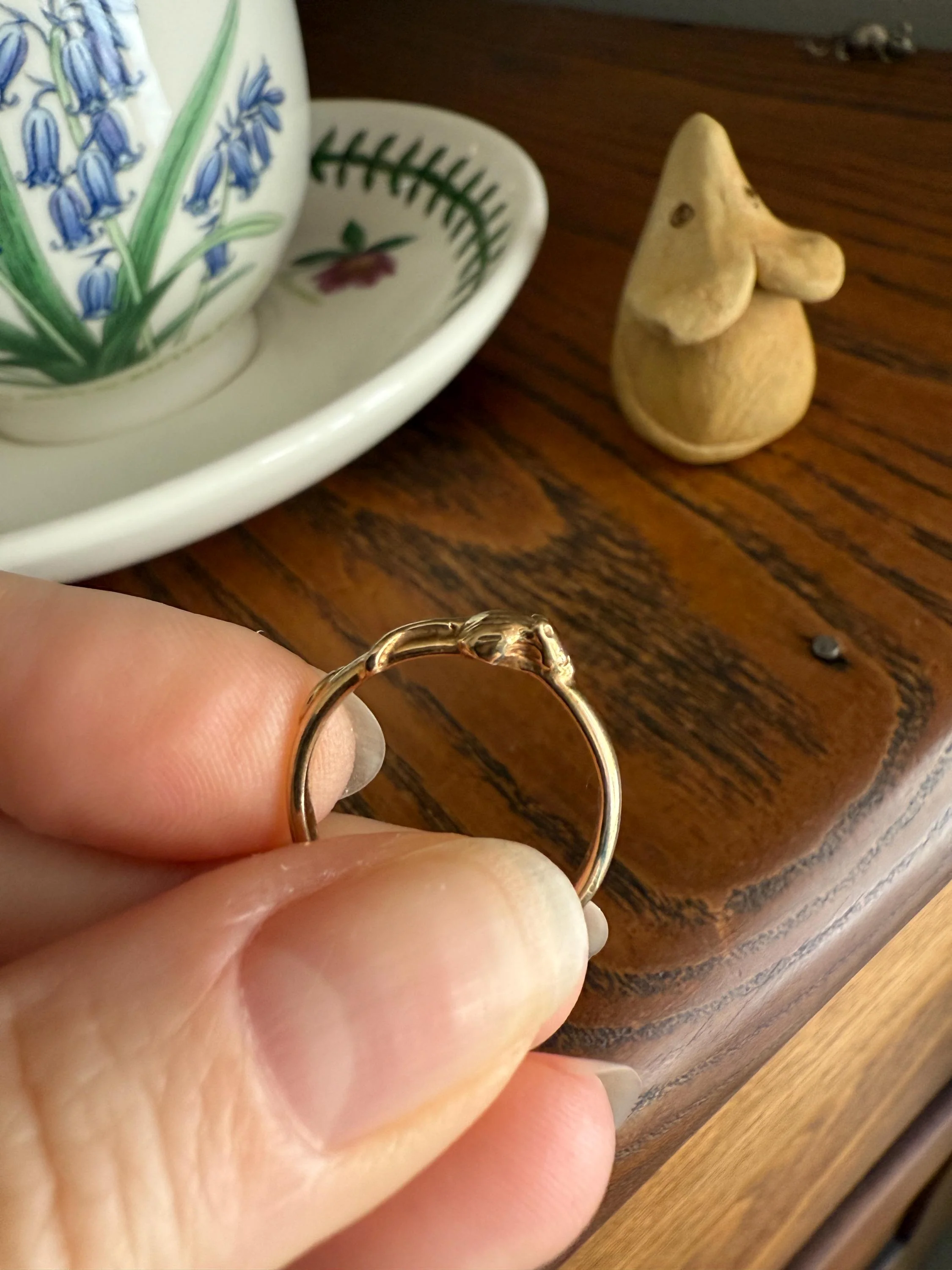 A Mouse from Mouse's House Figural 9k Gold Solid Band Stacker Ring Victorian Style Animal Jewelry Personal Collection Release : ) - Image 3