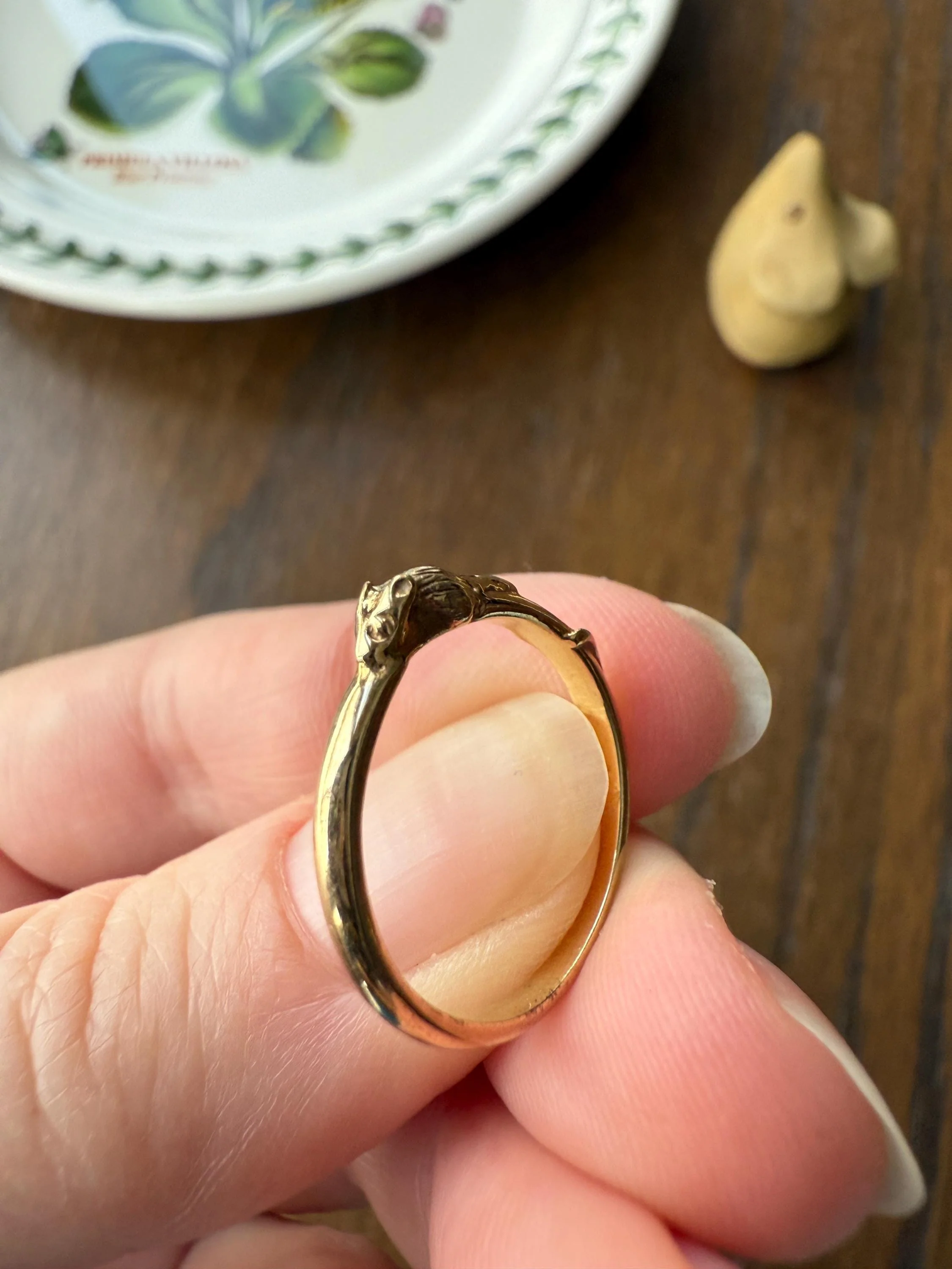 A Mouse from Mouse's House Figural 9k Gold Solid Band Stacker Ring Victorian Style Animal Jewelry Personal Collection Release : ) - Image 7