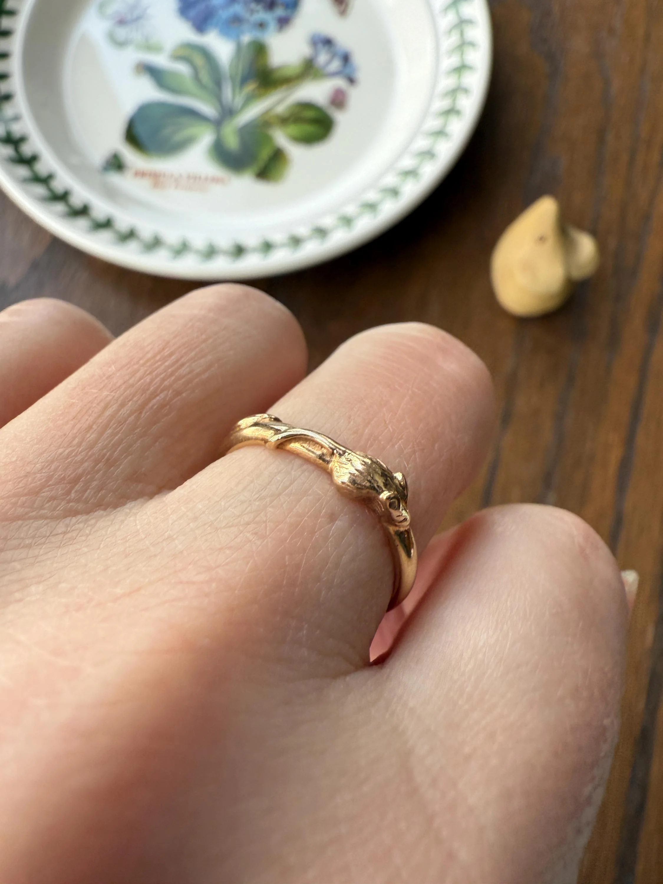 A Mouse from Mouse's House Figural 9k Gold Solid Band Stacker Ring Victorian Style Animal Jewelry Personal Collection Release : ) - Image 9