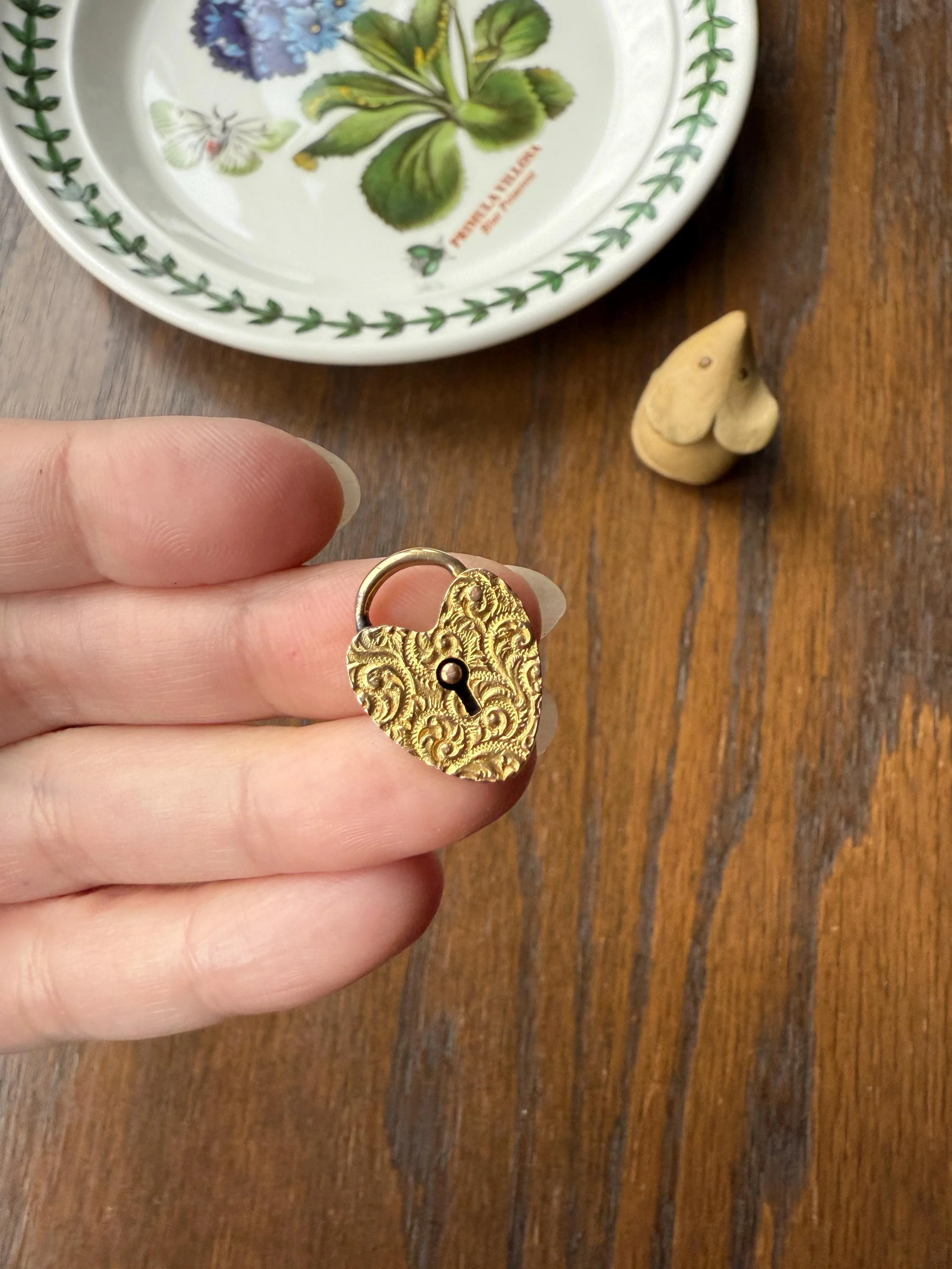 Alice's HEART PADLOCK Pendant from Val in 1895 Victorian Dated Engraved Ornate Embossed Pendant Charm Figural Romantic Gift Connector 3D - Image 6