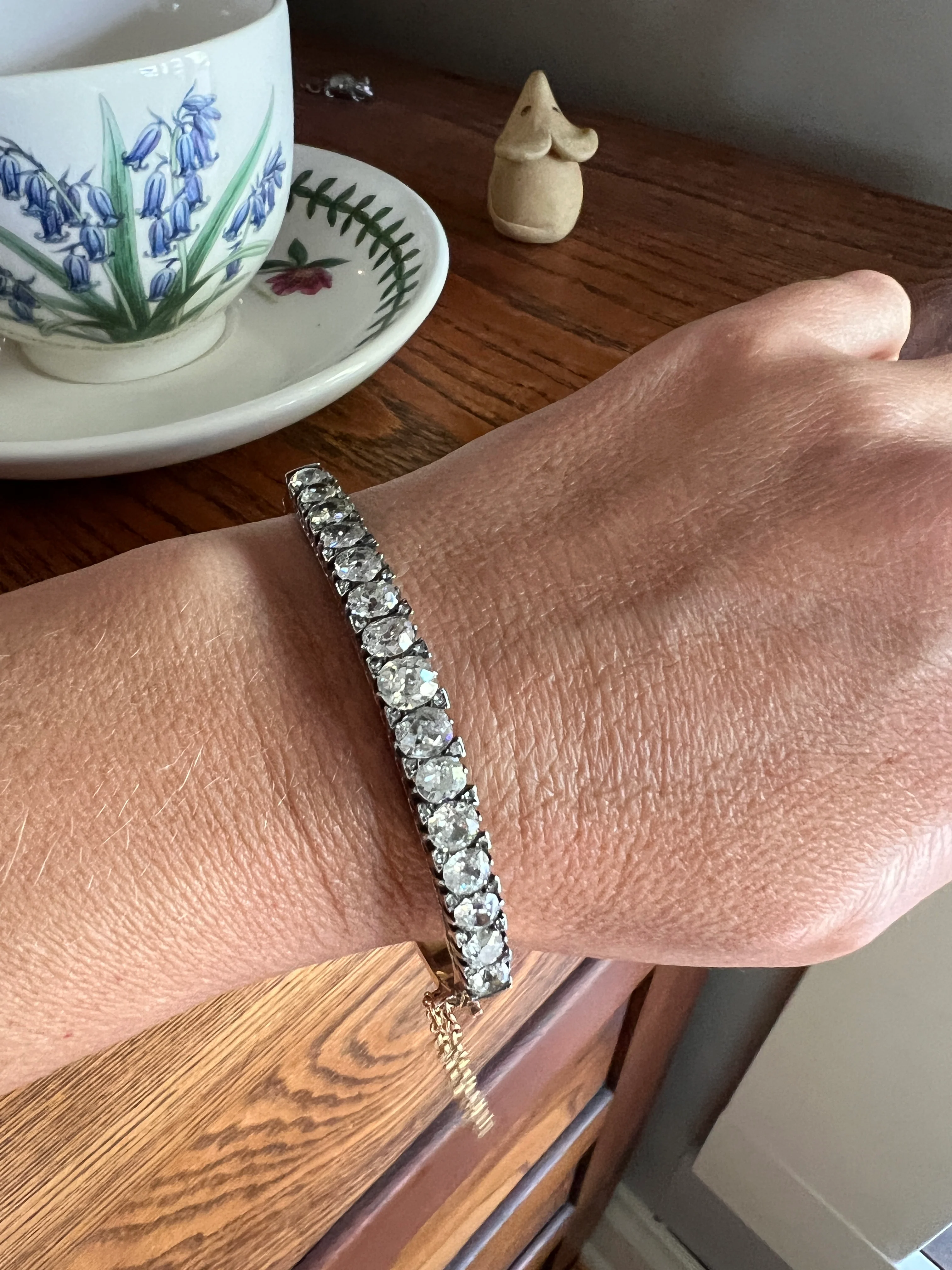 Amazing Antique 6 CARAT Old Mine Cut DIAMOND Encrusted Hinged Bangle Bracelet 18k Gold Rose Cut Spacers Gemset Prong Victorian - Image 16