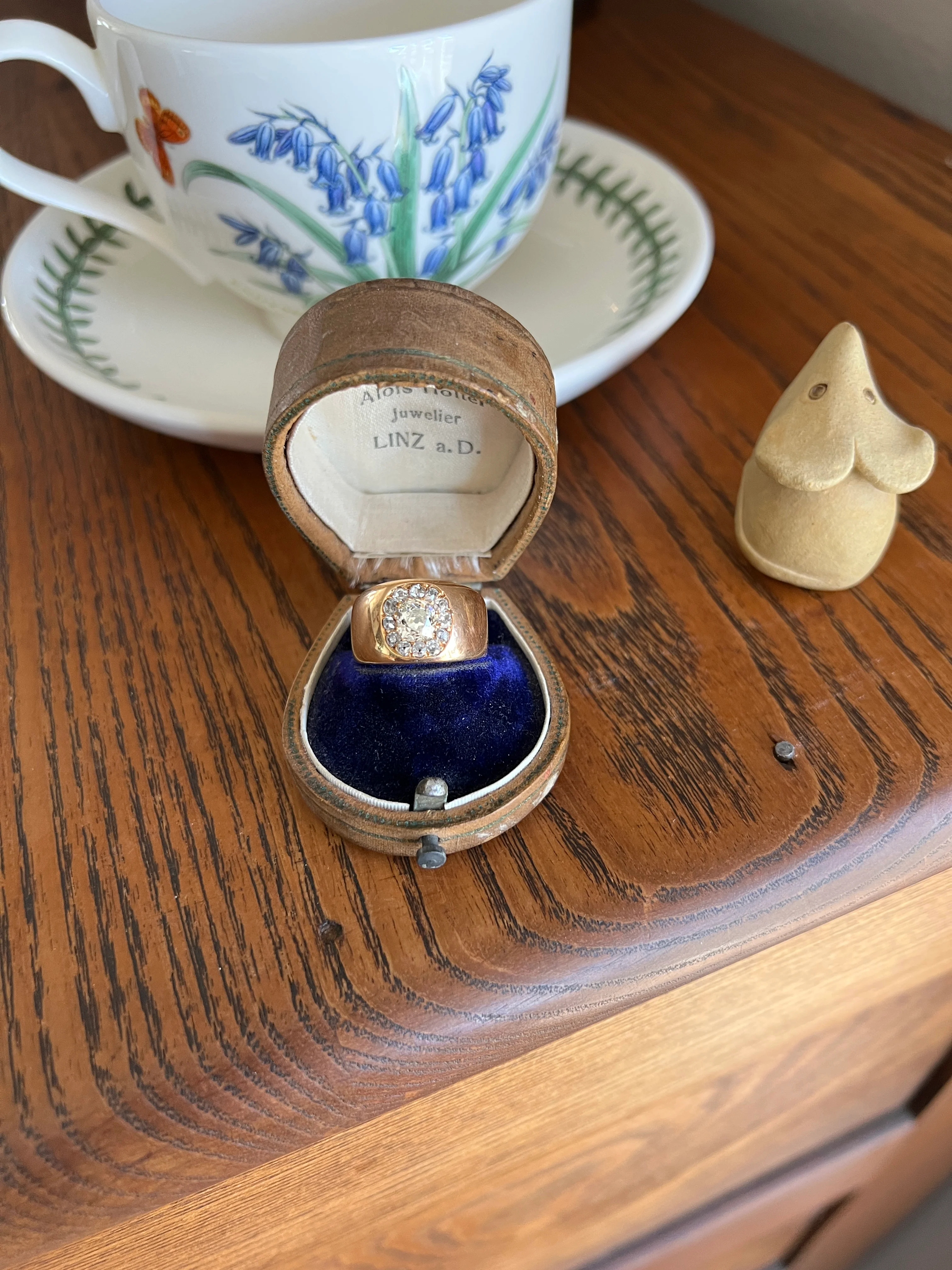 ANTIQUE 1 1/4 Carat Eye Clean Old Mine Cut DIAMONDS Chunky 18k Gold 12mm Wide Cigar Band Cluster Halo Ring French Cobblestone - Image 25