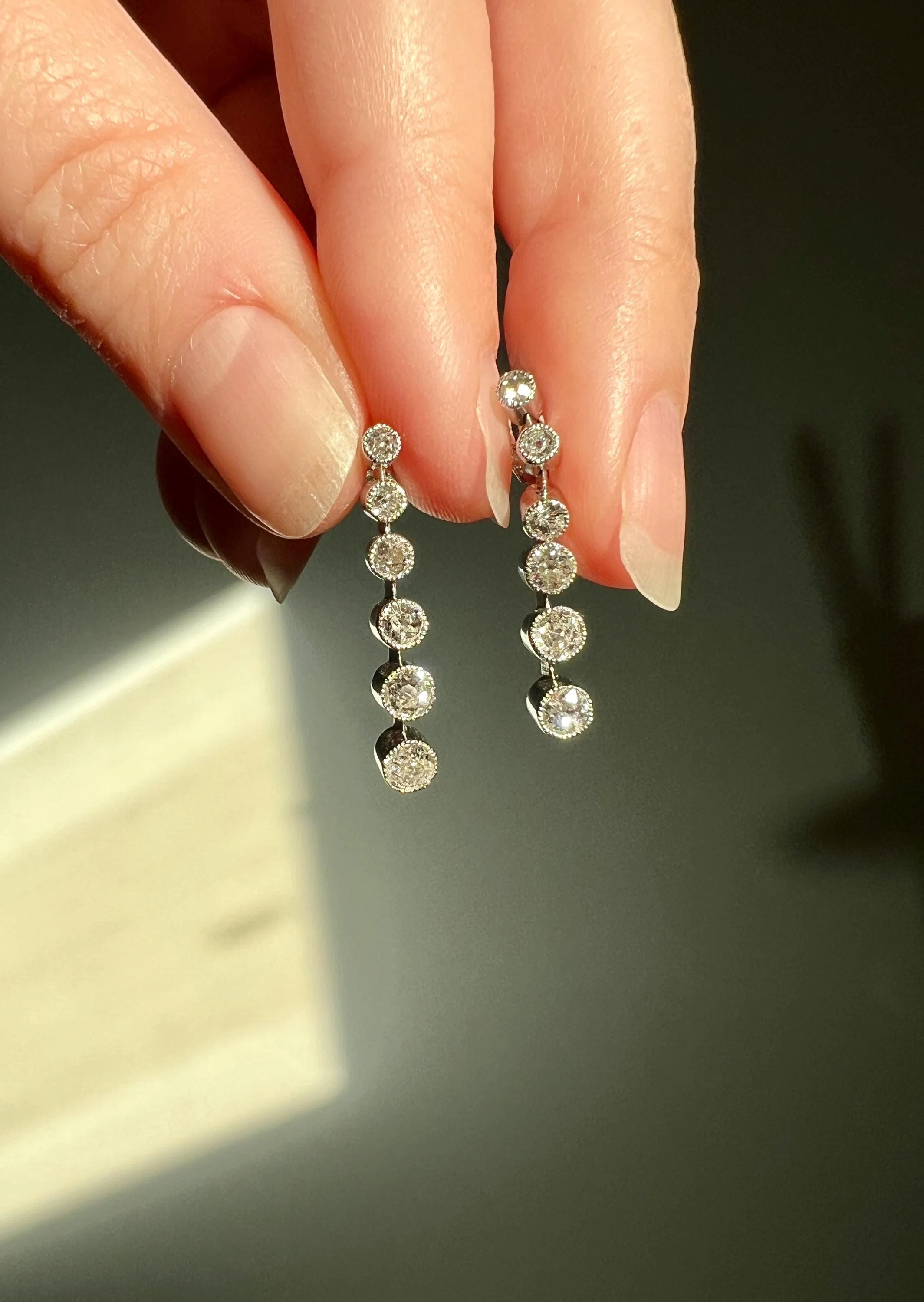 ANTIQUE 1.1 Carat Old Mine Cut DIAMOND Dangle Earrings 18k White Gold Platinum French Linear Six Stone Art Deco - Image 5