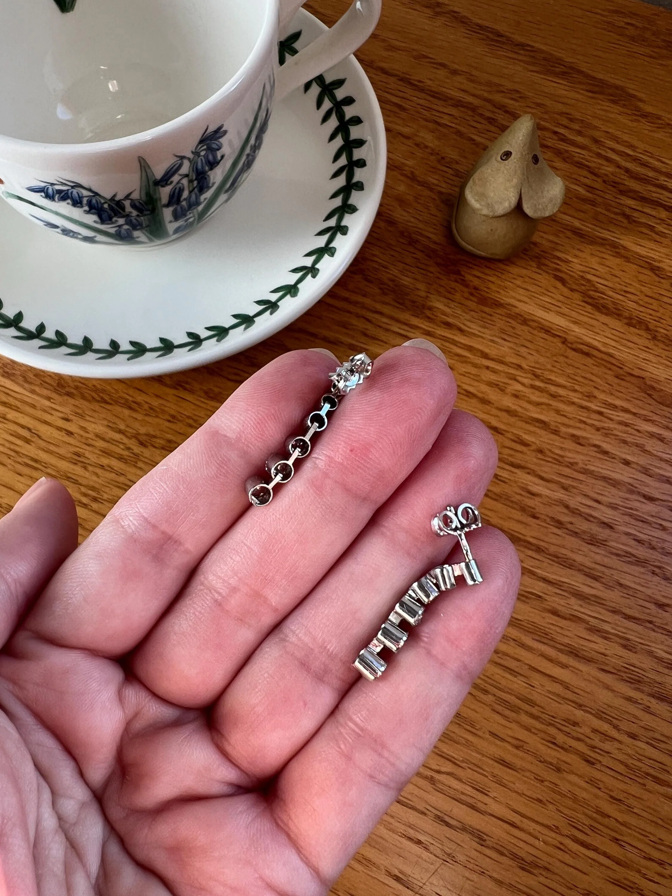 ANTIQUE 1.1 Carat Old Mine Cut DIAMOND Dangle Earrings 18k White Gold Platinum French Linear Six Stone Art Deco - Image 6