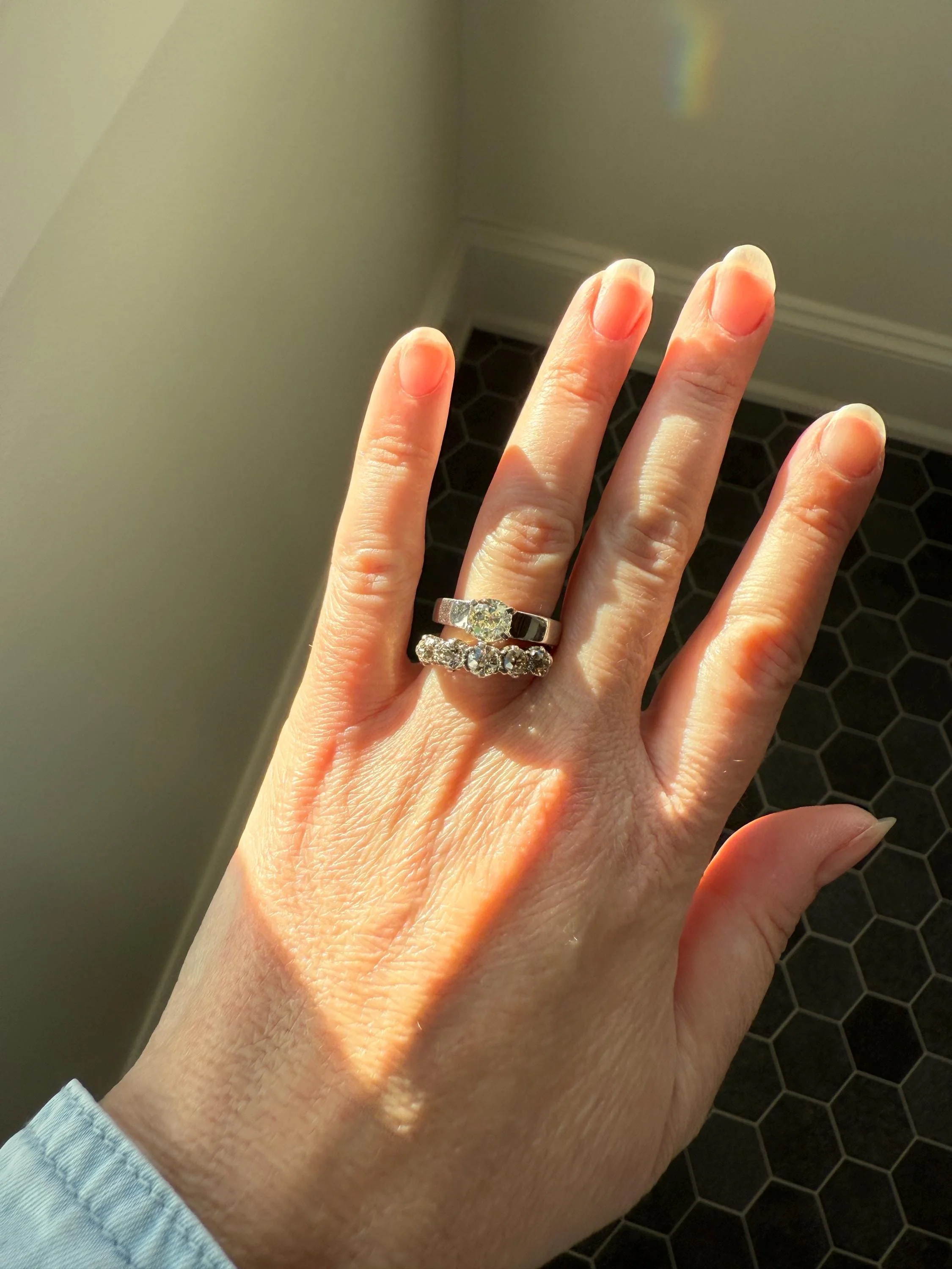 Antique 1.3 Carat Warm Old Mine Cut DIAMOND 5 Five Stone Band Ring 18k Gold Linear Art Deco Romantic Gift Stacker Wedding - Image 4