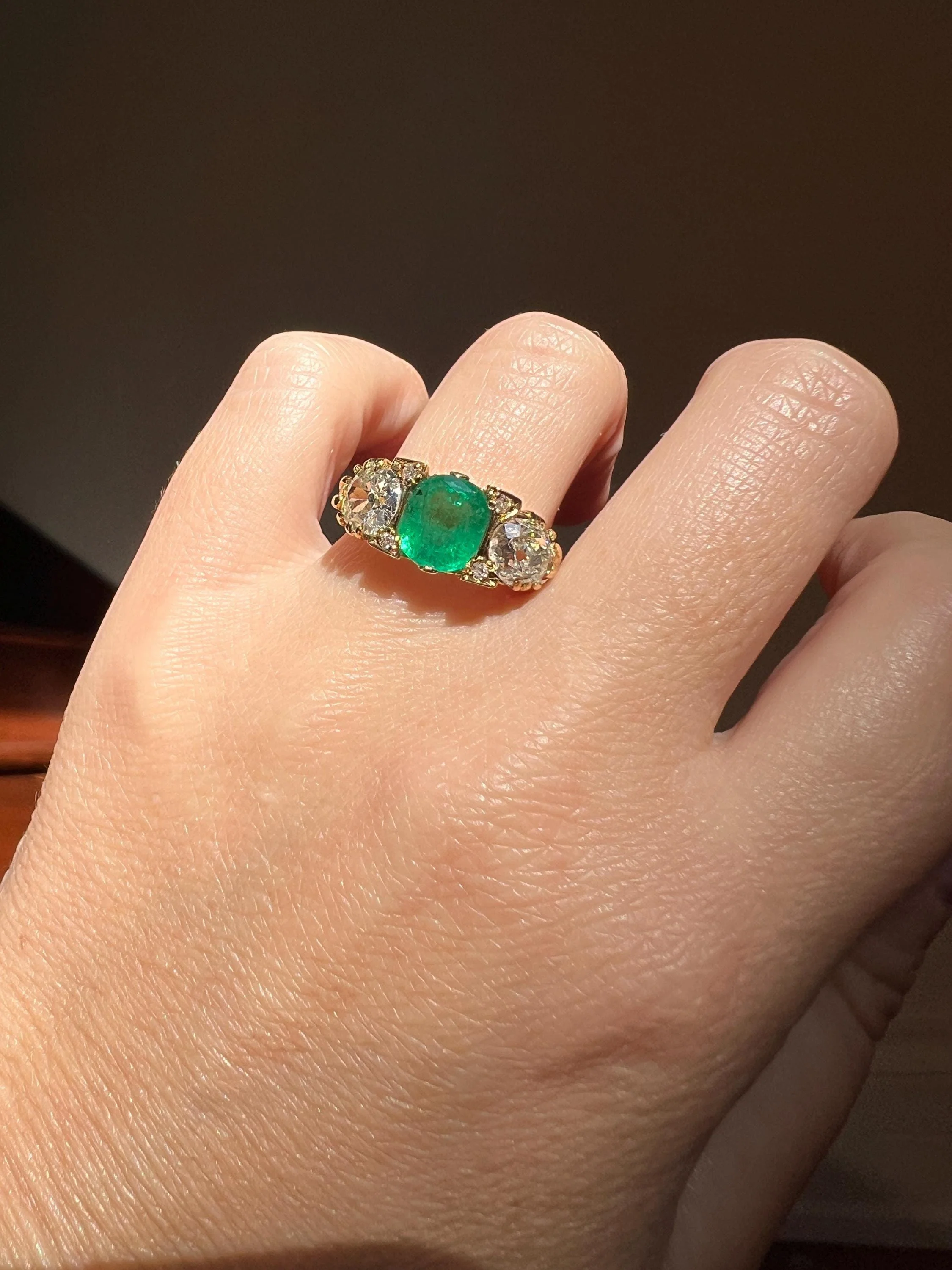 Antique 1.5 Carat Natural EMERALD & 1.9 Carat Tdw Eye Clean Old Mine Cut DIAMOND Three Stone Ring 18k Gold - Image 2