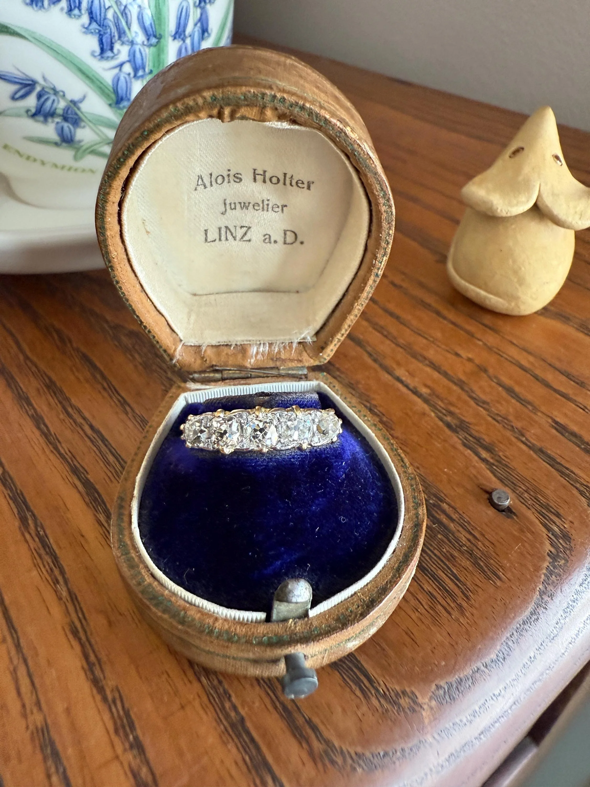 Antique 1.5 Carat Old Mine Cut DIAMOND 5 Five Stone Band Ring 18k Gold Rose Cut Spacers Gemset Prongs Scrolled Victorian Romantic Gift - Image 5