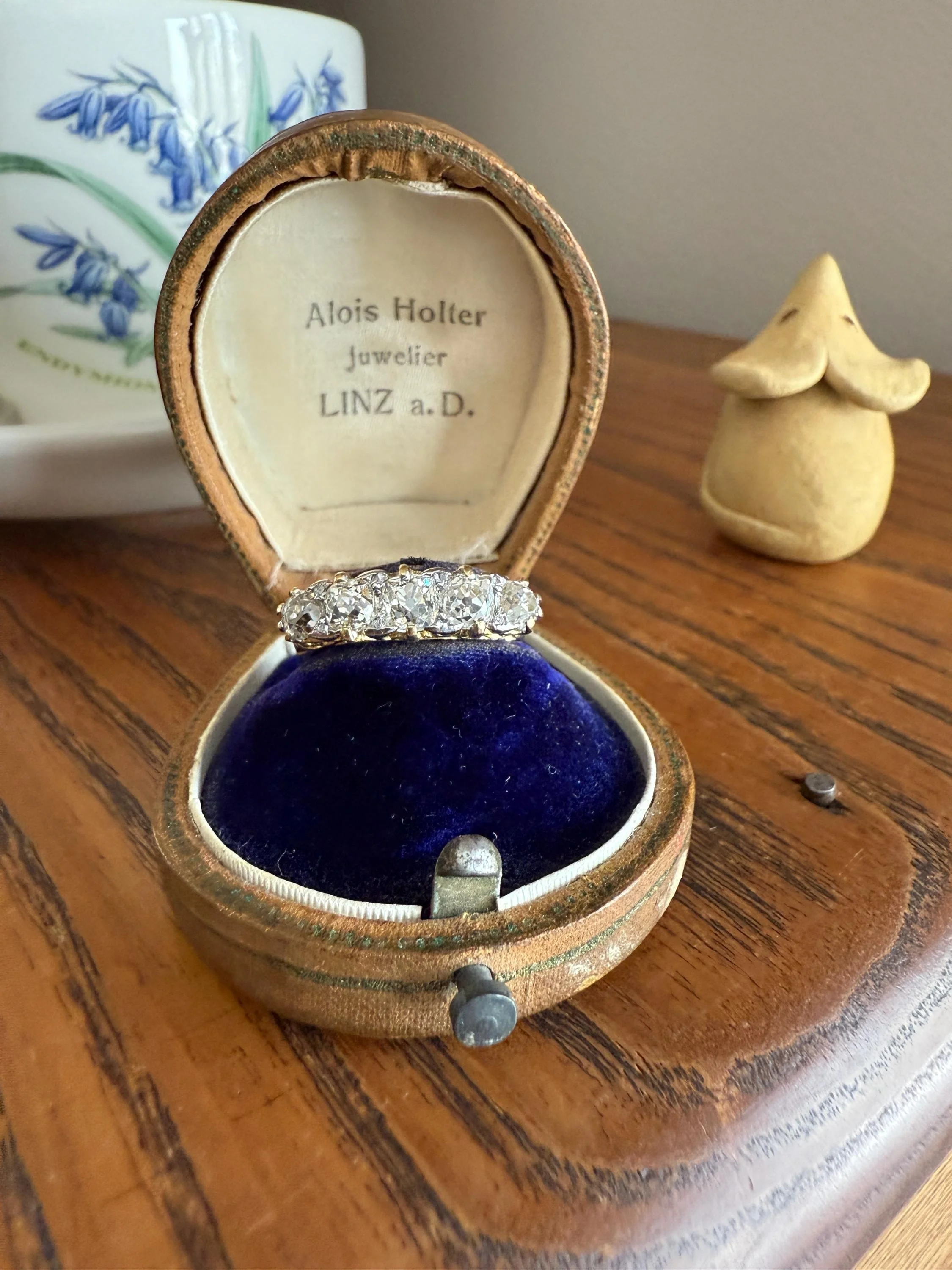 Antique 1.5 Carat Old Mine Cut DIAMOND 5 Five Stone Band Ring 18k Gold Rose Cut Spacers Gemset Prongs Scrolled Victorian Romantic Gift - Image 6