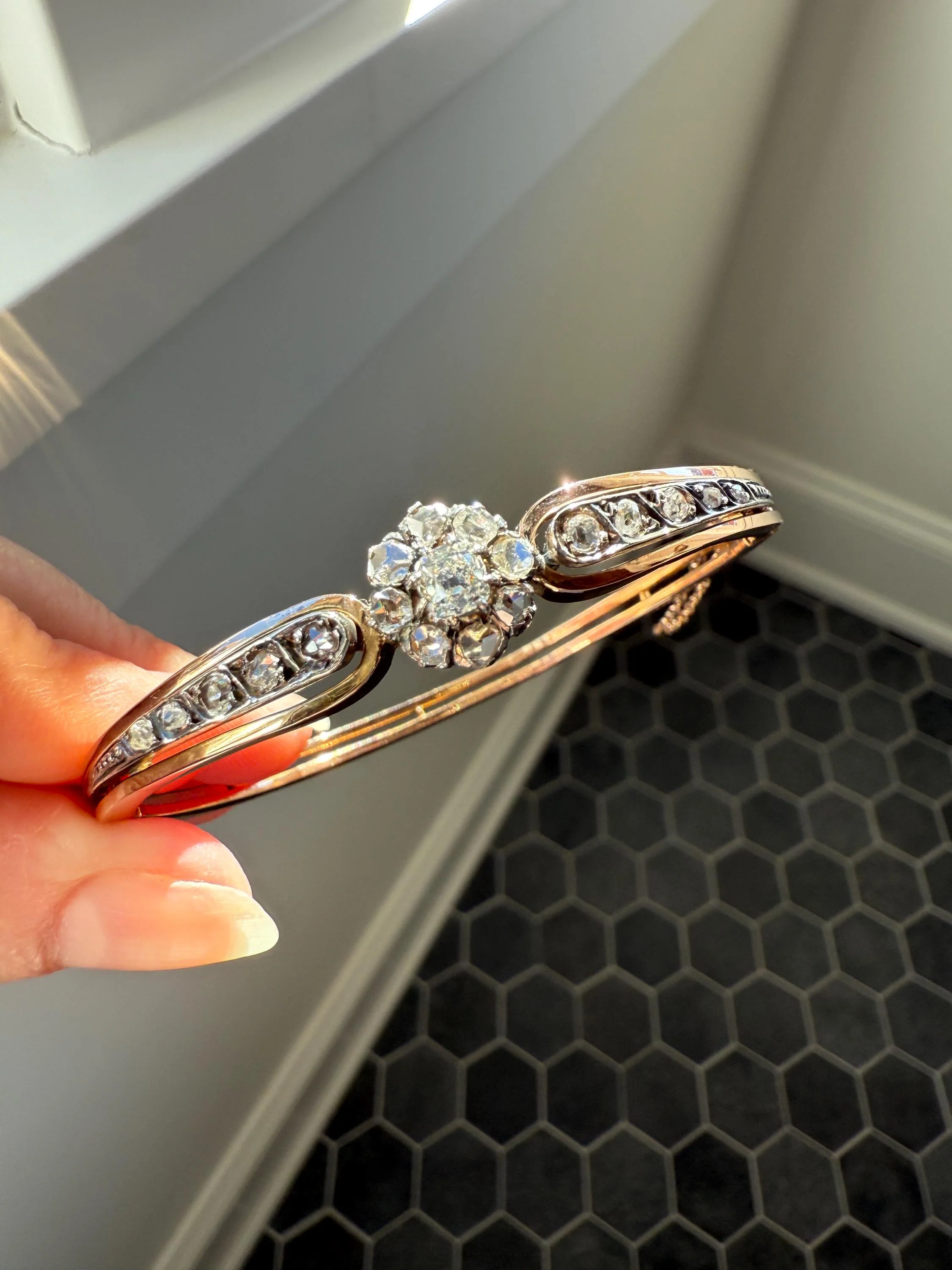 ANTIQUE 1.5Ctw Daisy CLUSTER Old Mine & Rose Cut DIAMONDS French Hinged Bangle Bracelet 18k Gold Silver Belle Epoque OmC Victorian Hallmark - Image 6