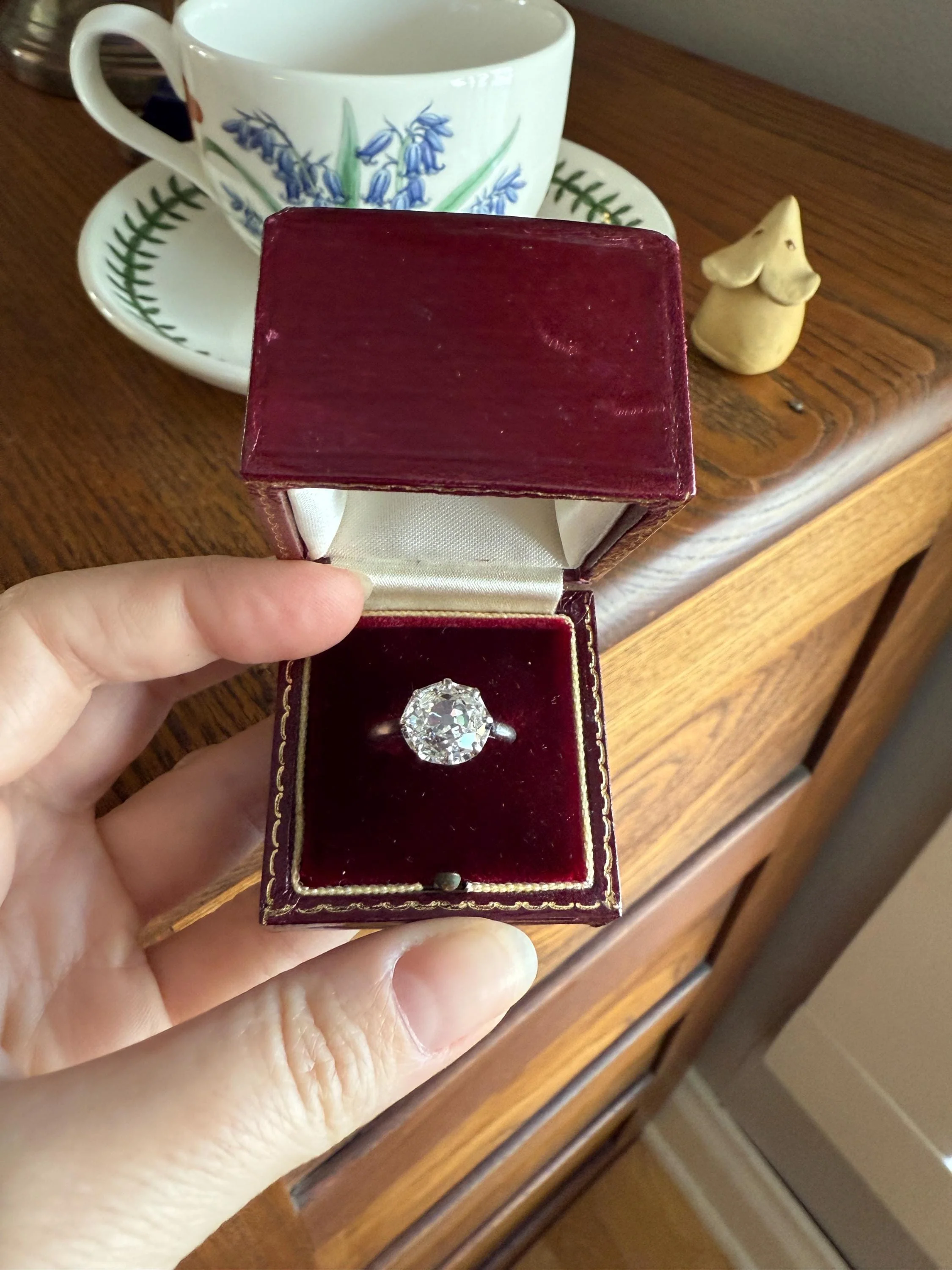 Antique 1.75 Carat Old Mine Cut DIAMOND East West OVAL Solitaire French Engagement Ring 18k White Gold Rainbow Stacker Love Gift Spready OMC - Image 10