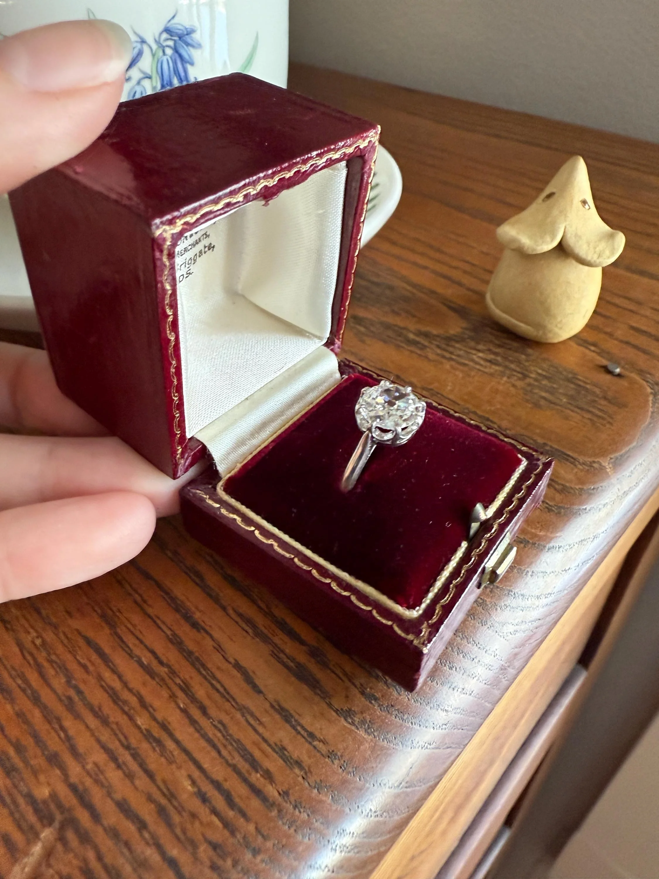 Antique 1.75 Carat Old Mine Cut DIAMOND East West OVAL Solitaire French Engagement Ring 18k White Gold Rainbow Stacker Love Gift Spready OMC - Image 19