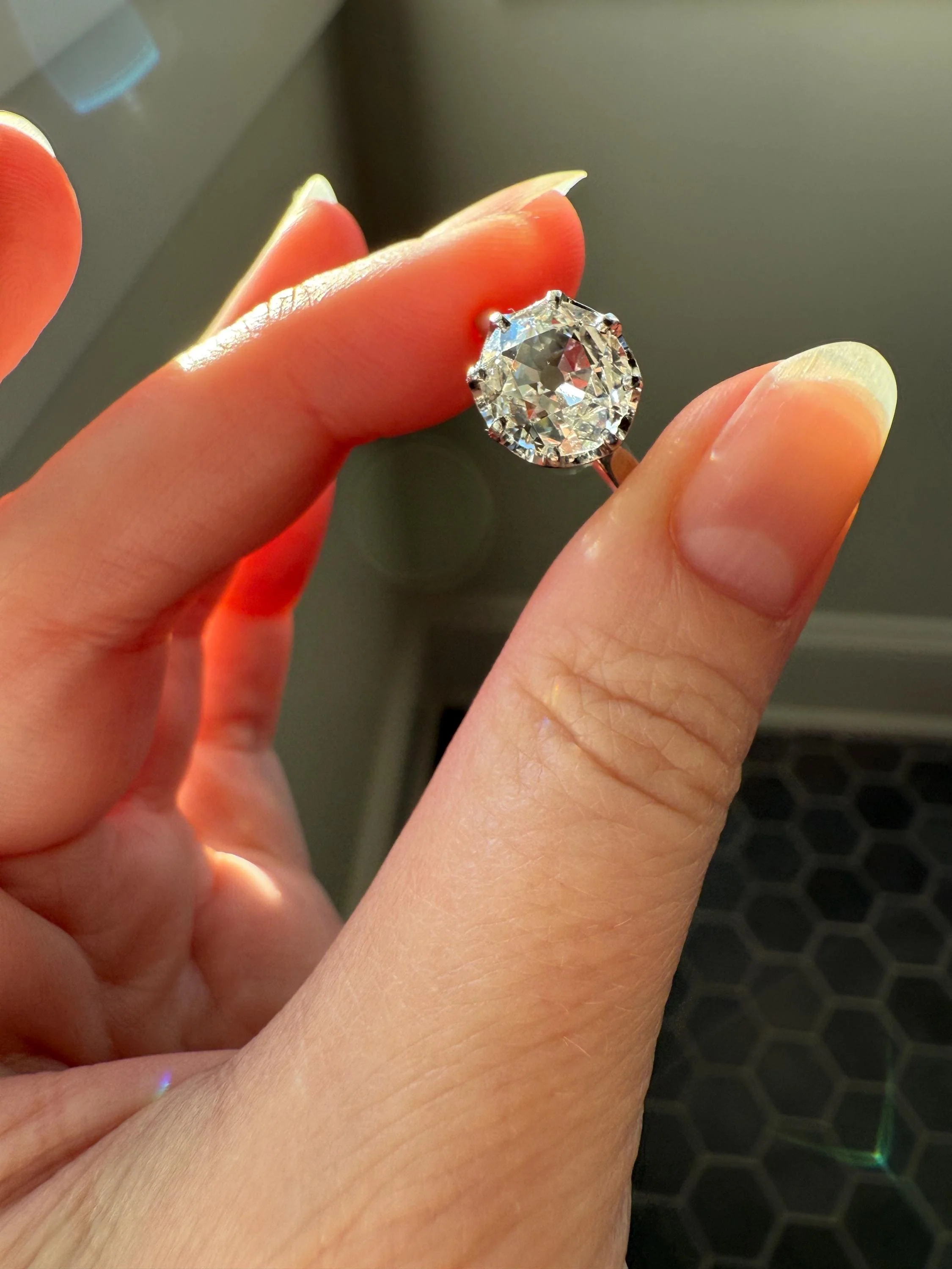 Antique 1.75 Carat Old Mine Cut DIAMOND East West OVAL Solitaire French Engagement Ring 18k White Gold Rainbow Stacker Love Gift Spready OMC - Image 3
