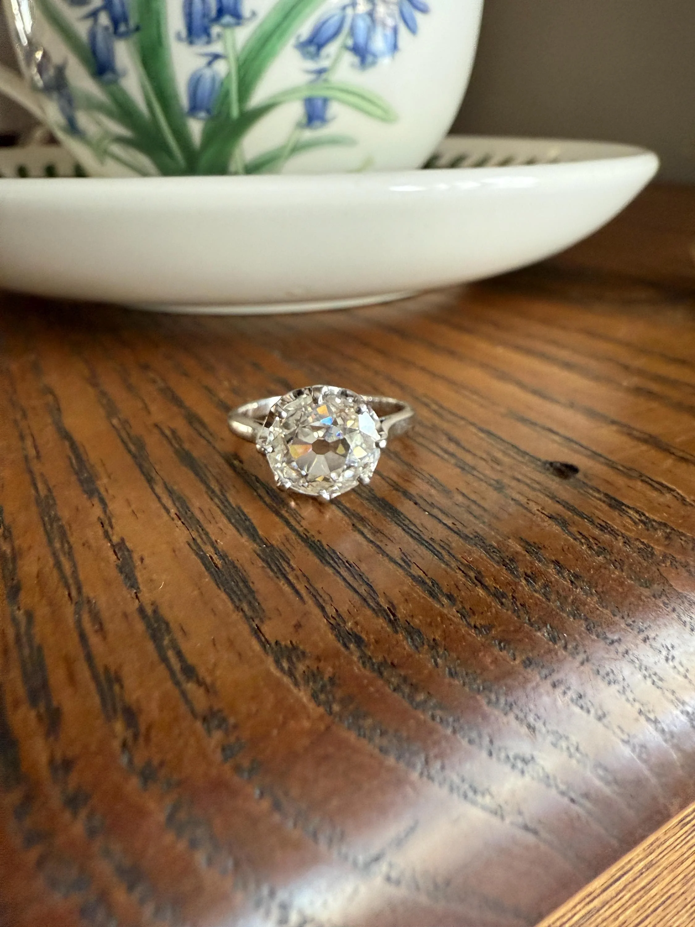 Antique 1.75 Carat Old Mine Cut DIAMOND East West OVAL Solitaire French Engagement Ring 18k White Gold Rainbow Stacker Love Gift Spready OMC - Image 4