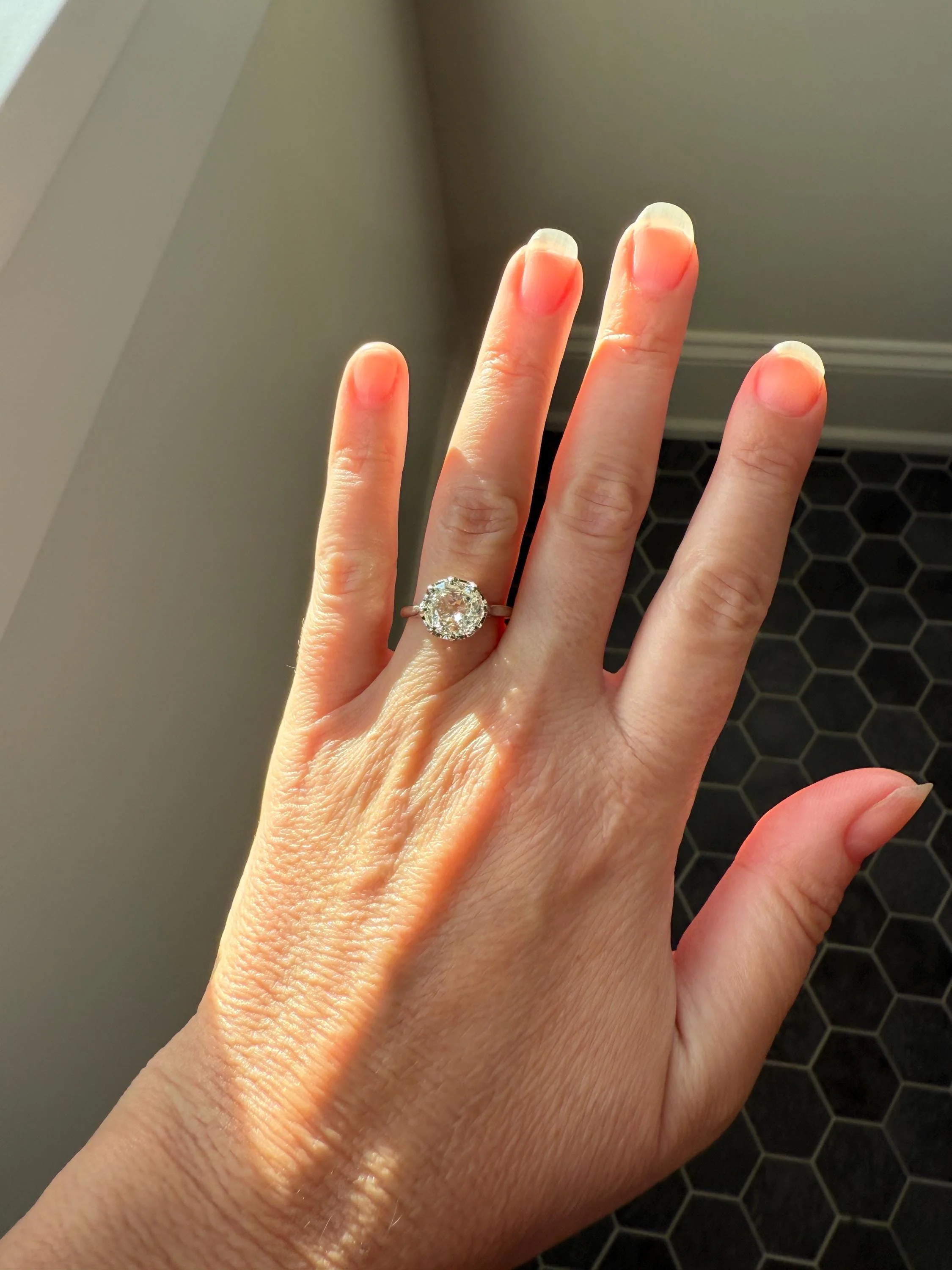 Antique 1.75 Carat Old Mine Cut DIAMOND East West OVAL Solitaire French Engagement Ring 18k White Gold Rainbow Stacker Love Gift Spready OMC - Image 5