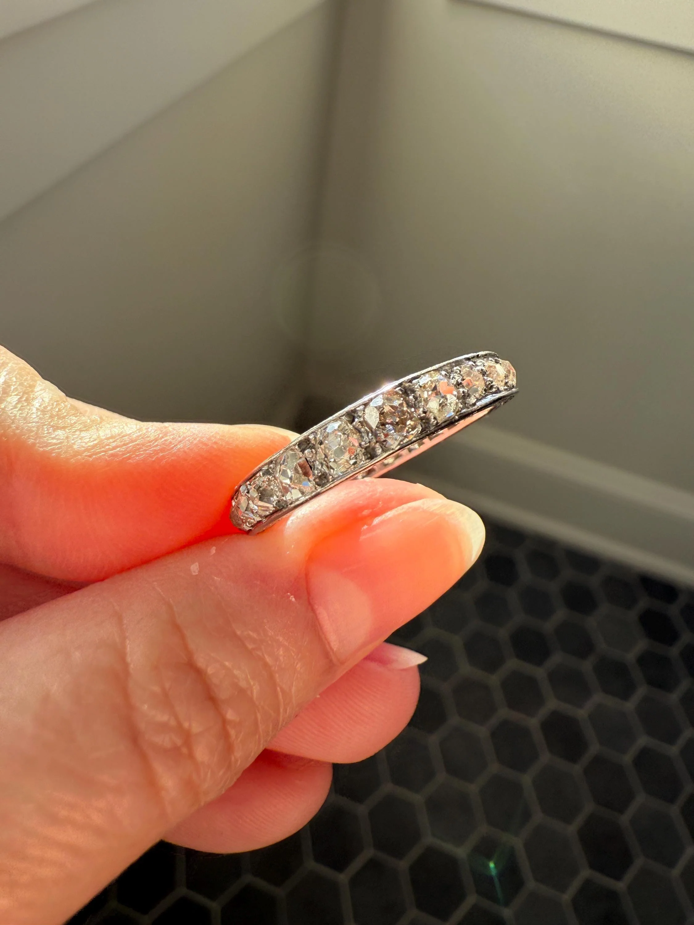 ANTIQUE 2.1 Carats Tapered 25 Old Mine Cut DIAMOND Full Eternity Band PLATINUM Ring Wedding Stacker Romantic Gift Edwardian Unisex Large Sz - Image 2