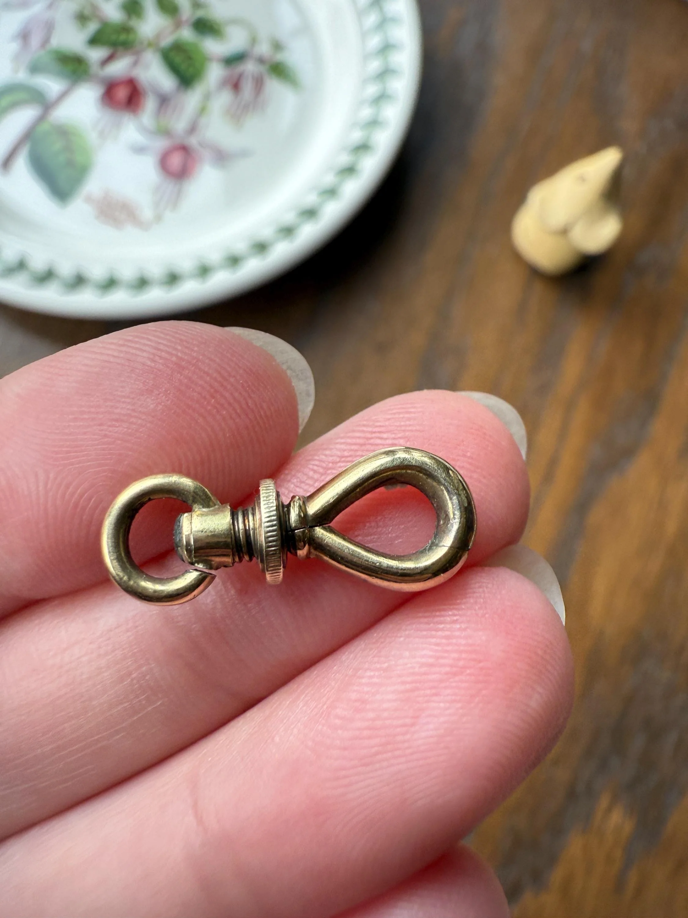 ANTIQUE 2.1g 14k GOLD Solid Victorian Screw Bolt Dog Clip Clasp Pendant Swivel Holder Connector Neckmess Neckstack Parts - Image 2