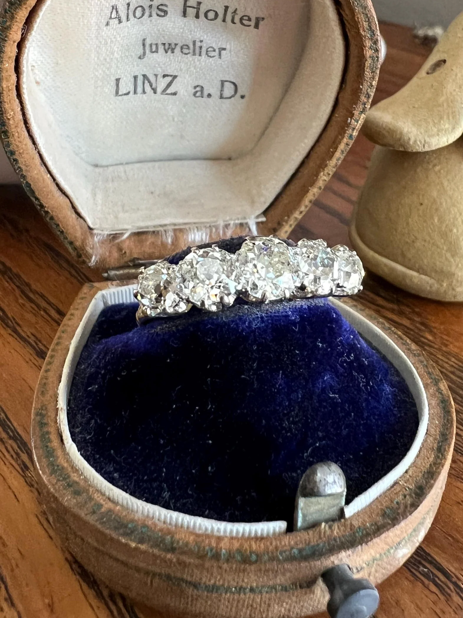 Antique 2.5 Carat Old Mine Cut DIAMOND 18k Gold Five Stone Ring Tall Band Romantic Gift Splayed Stacker - Image 2