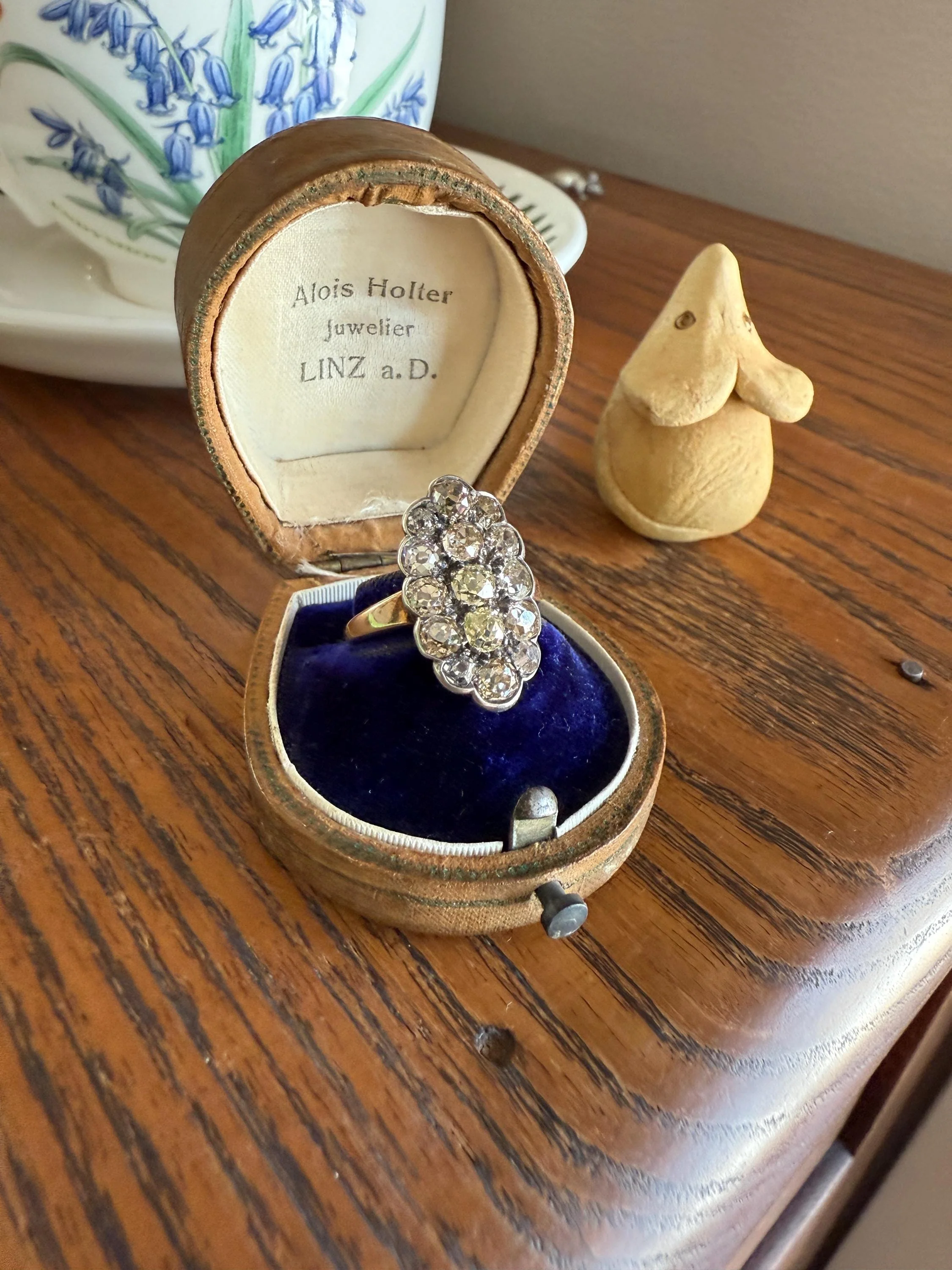 Antique 3 Carats Old Mine Cut DIAMOND Scalloped Oval Navette Ring Champagne Fancy Light Brown Green Yellow Cluster 18k Gold Silver OMC - Image 2