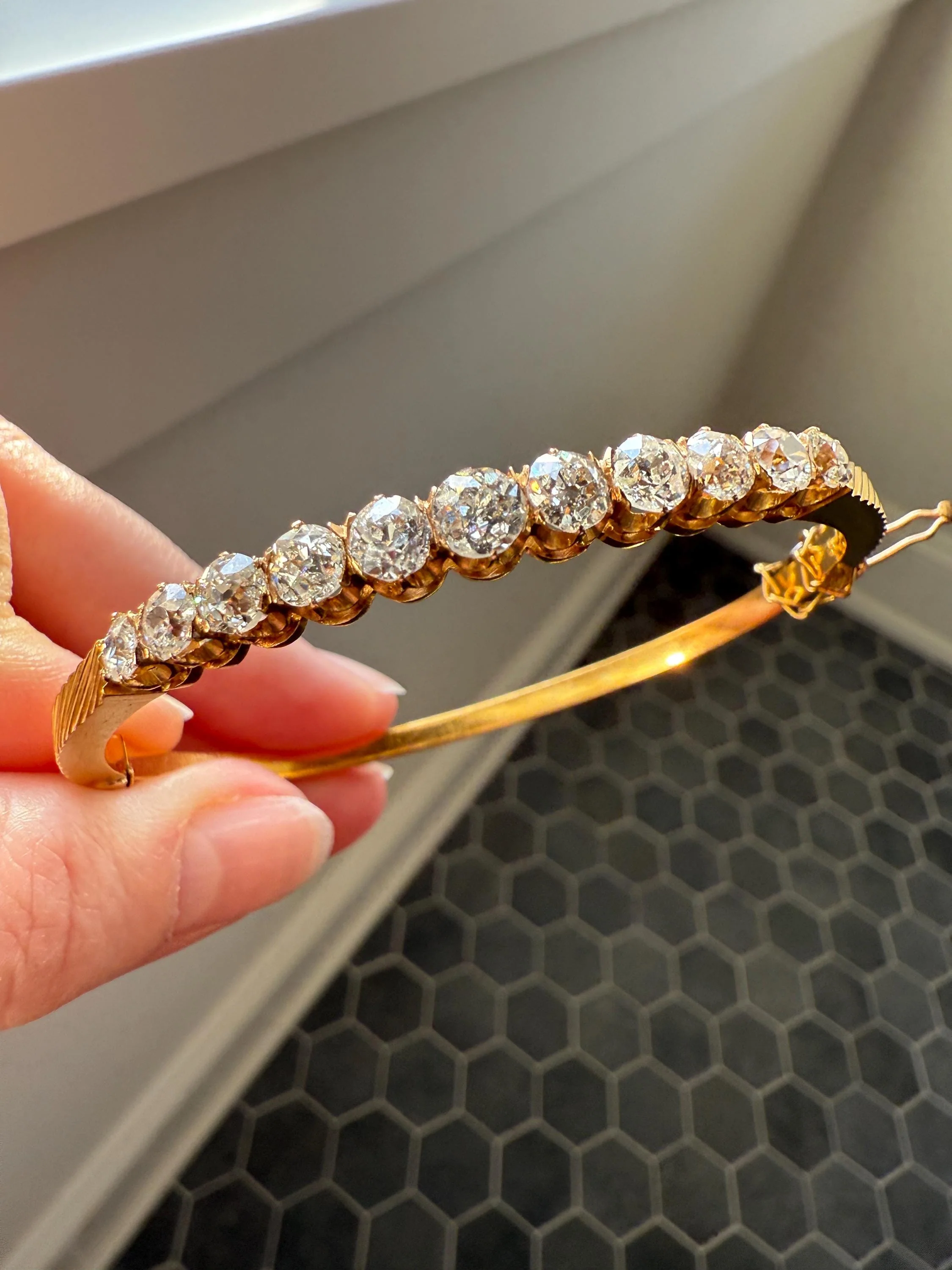 Antique 4 CARAT Old Mine Cut DIAMOND Hinged Bangle 11 Stone Line Bracelet 18k Gold Victorian 4Ctw OMC Stacker - Image 5
