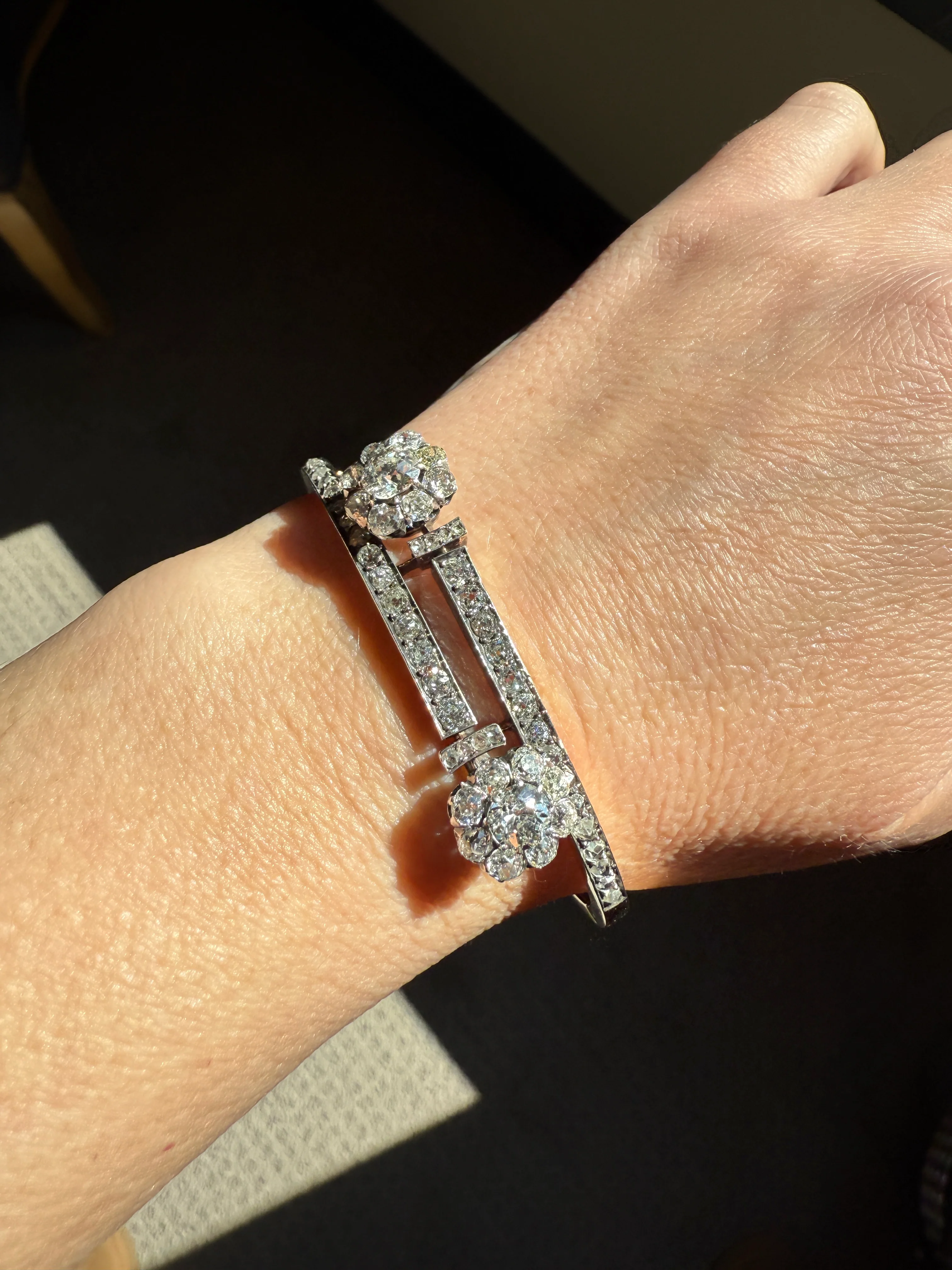 ANTIQUE 6 Carats Double Daisy CLUSTER 56 Old Mine & Rose Cut DIAMONDS French Hinged Bangle Bracelet 18k Gold Belle Epoque - Image 14