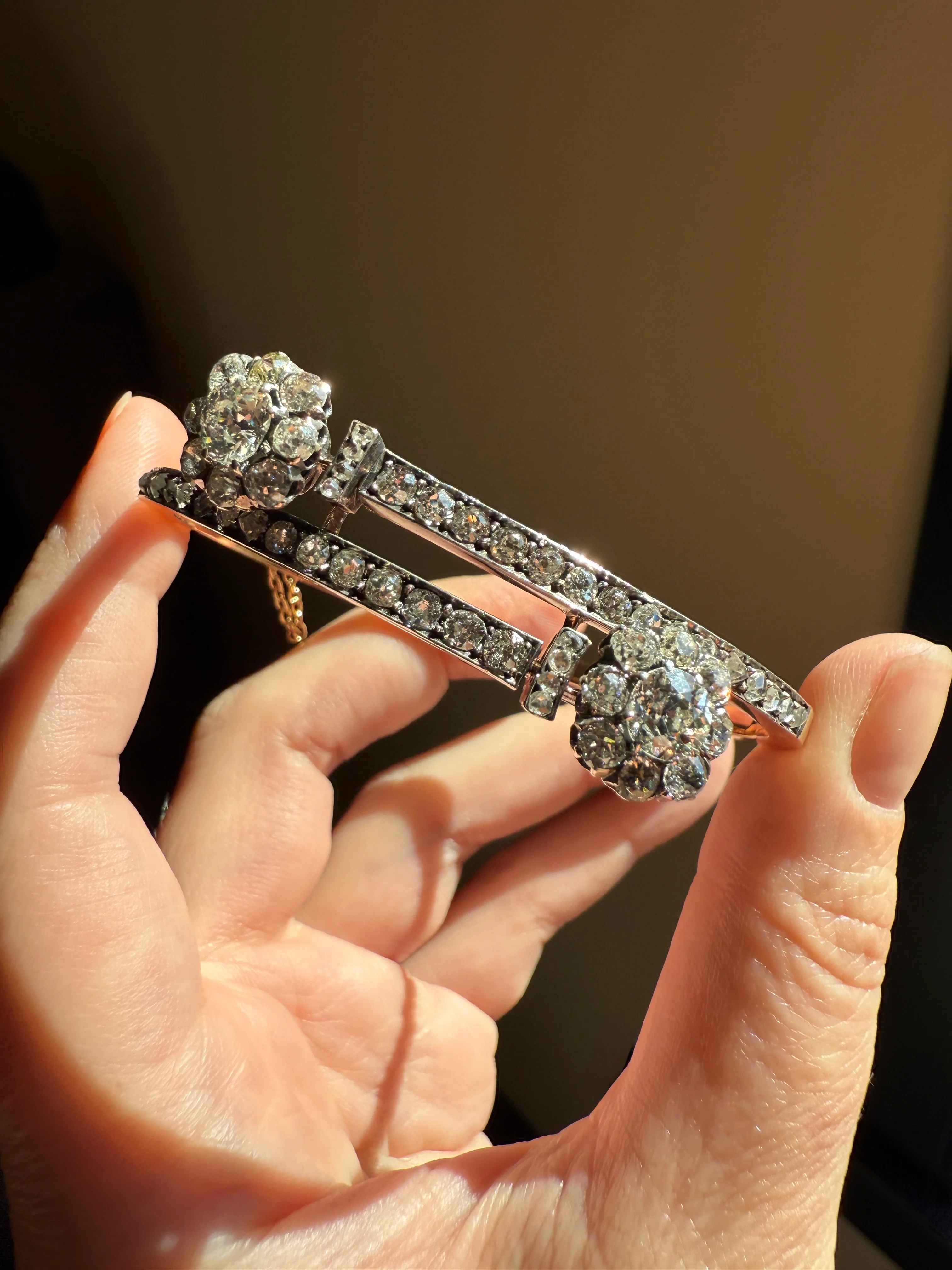 ANTIQUE 6 Carats Double Daisy CLUSTER 56 Old Mine & Rose Cut DIAMONDS French Hinged Bangle Bracelet 18k Gold Belle Epoque - Image 15