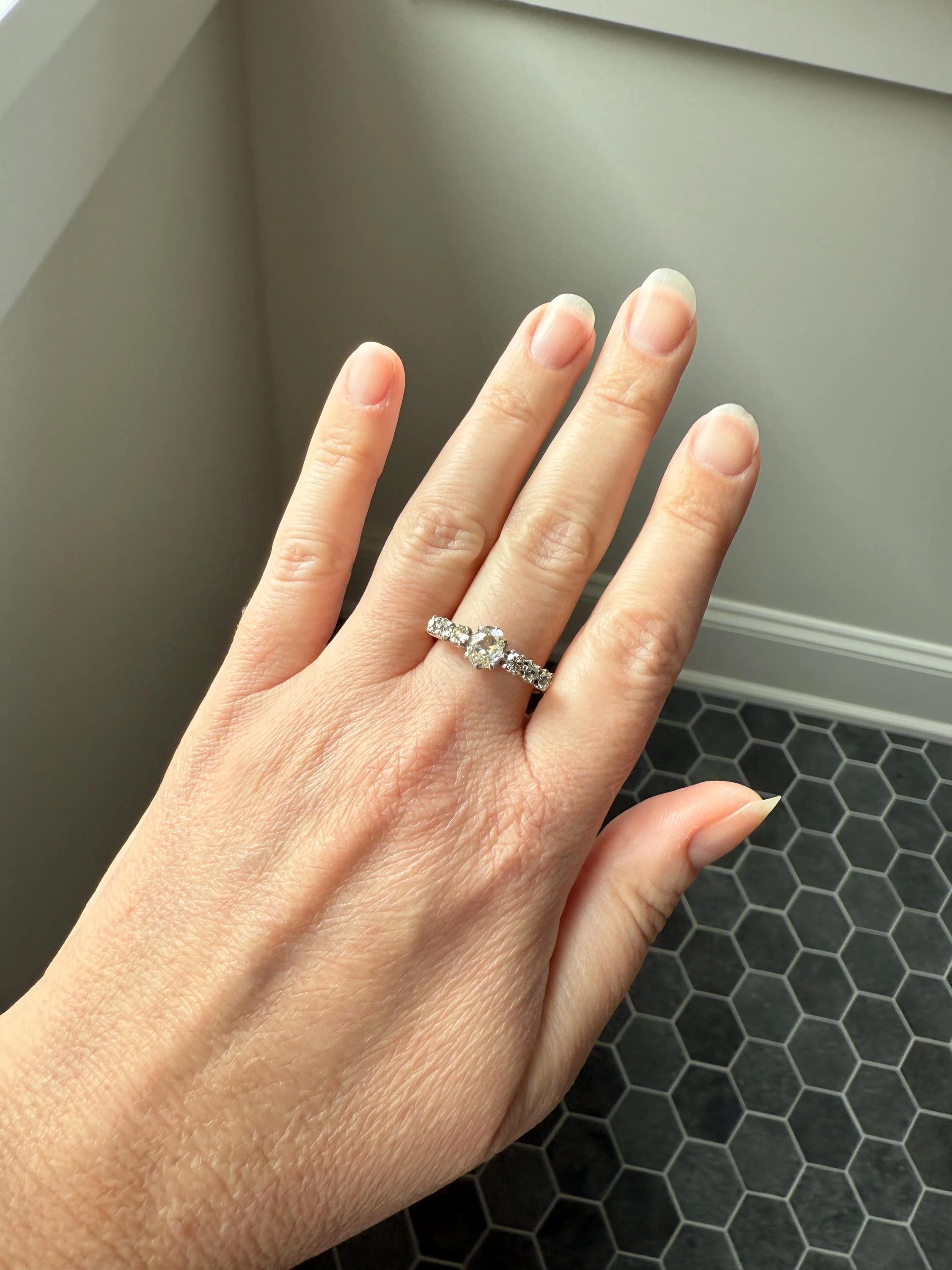 Antique Edwardian Art Deco 1.3 Carat Seven Stone Old Mine Cut Diamond Band Eye Clean Oval Center 18k Gold Platinum Prongs Tall Stacker - Image 5
