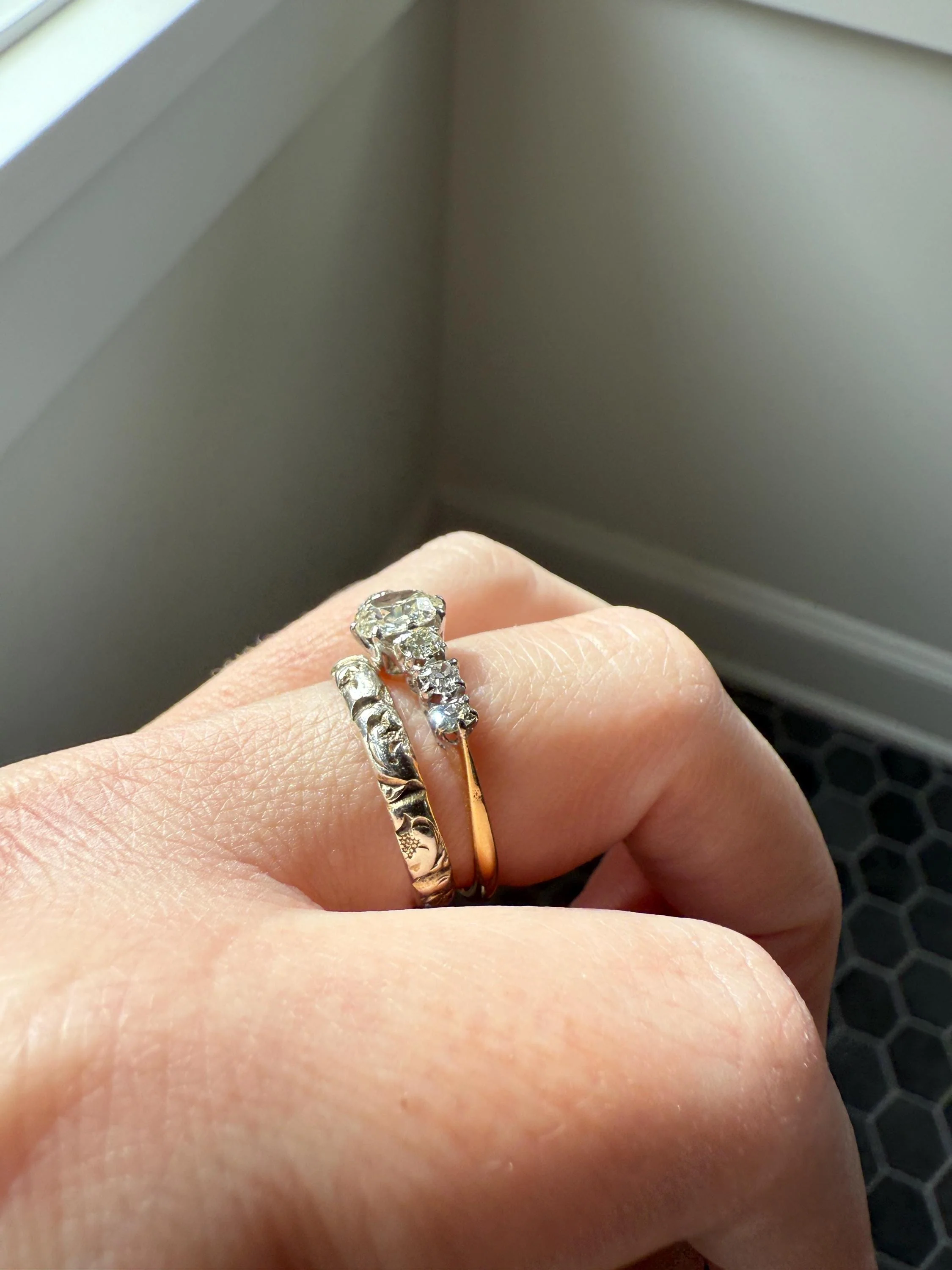 Antique Edwardian Art Deco 1.3 Carat Seven Stone Old Mine Cut Diamond Band Eye Clean Oval Center 18k Gold Platinum Prongs Tall Stacker - Image 9