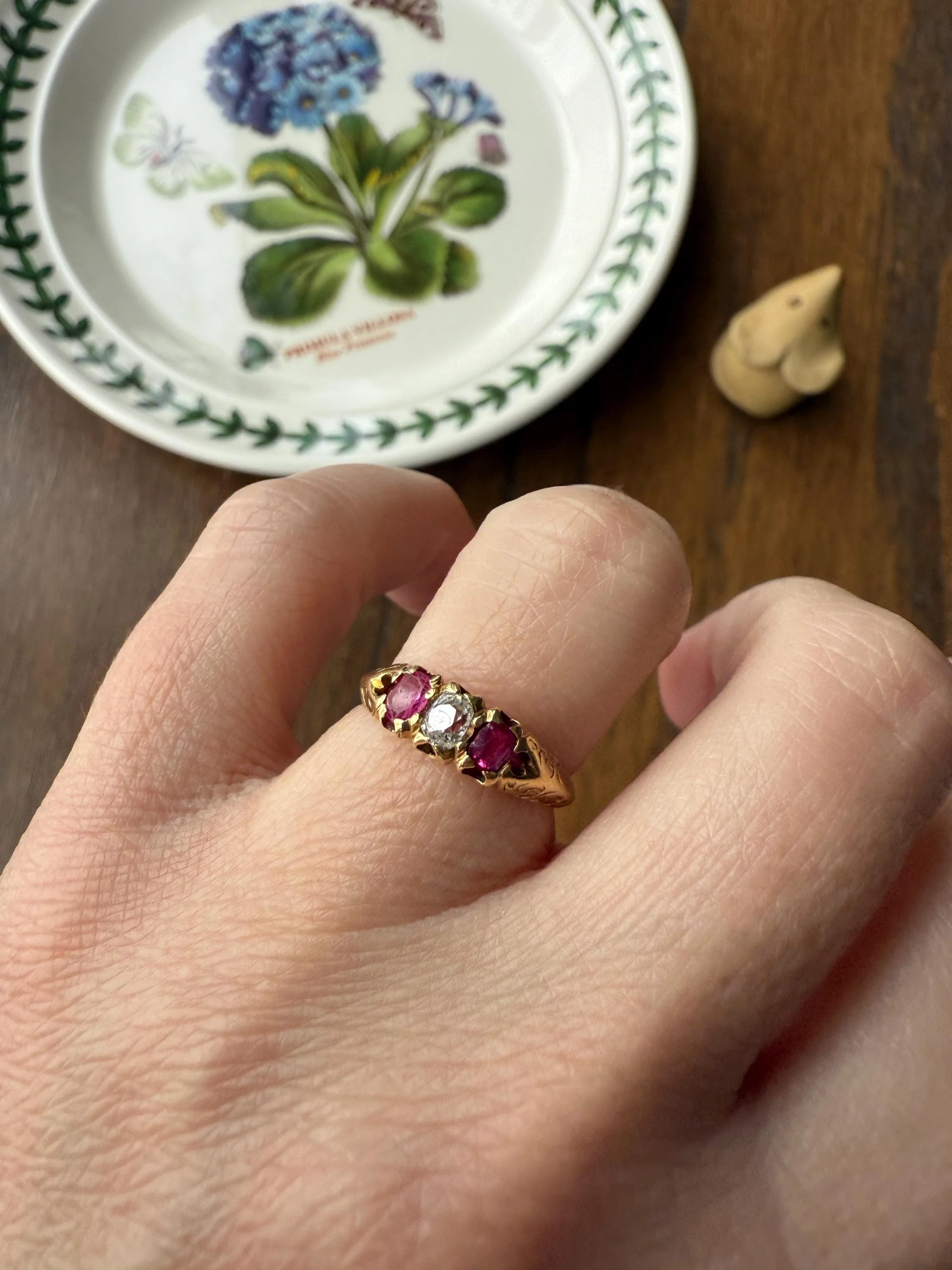 Antique Elongated Old Mine Cut DIAMOND Ruby Pink 18k Gold Three Stone Ring Stacker Band Victorian Pinky Midi Engraved Knife Edge Shoulders - Image 12