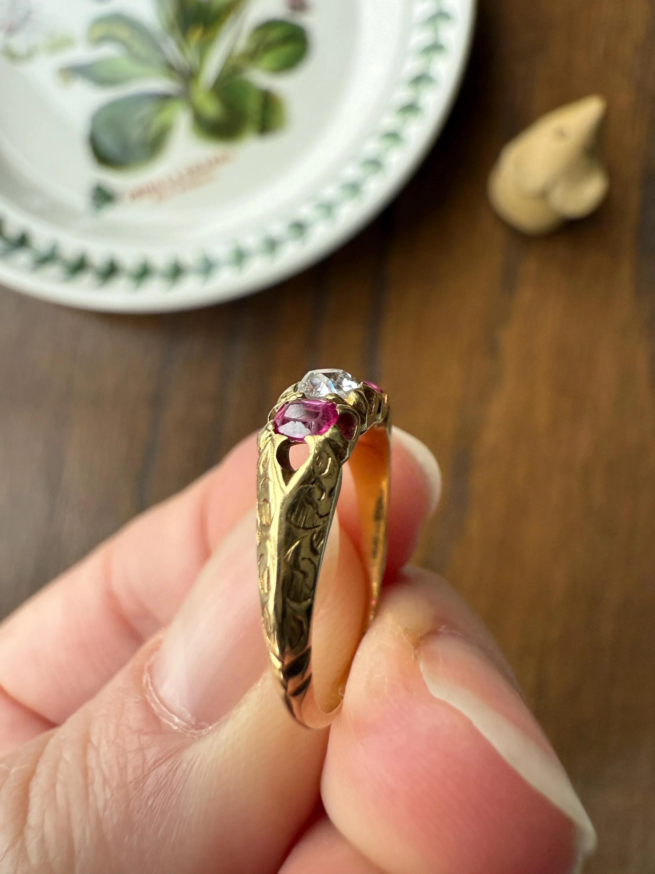 Antique Elongated Old Mine Cut DIAMOND Ruby Pink 18k Gold Three Stone Ring Stacker Band Victorian Pinky Midi Engraved Knife Edge Shoulders - Image 8