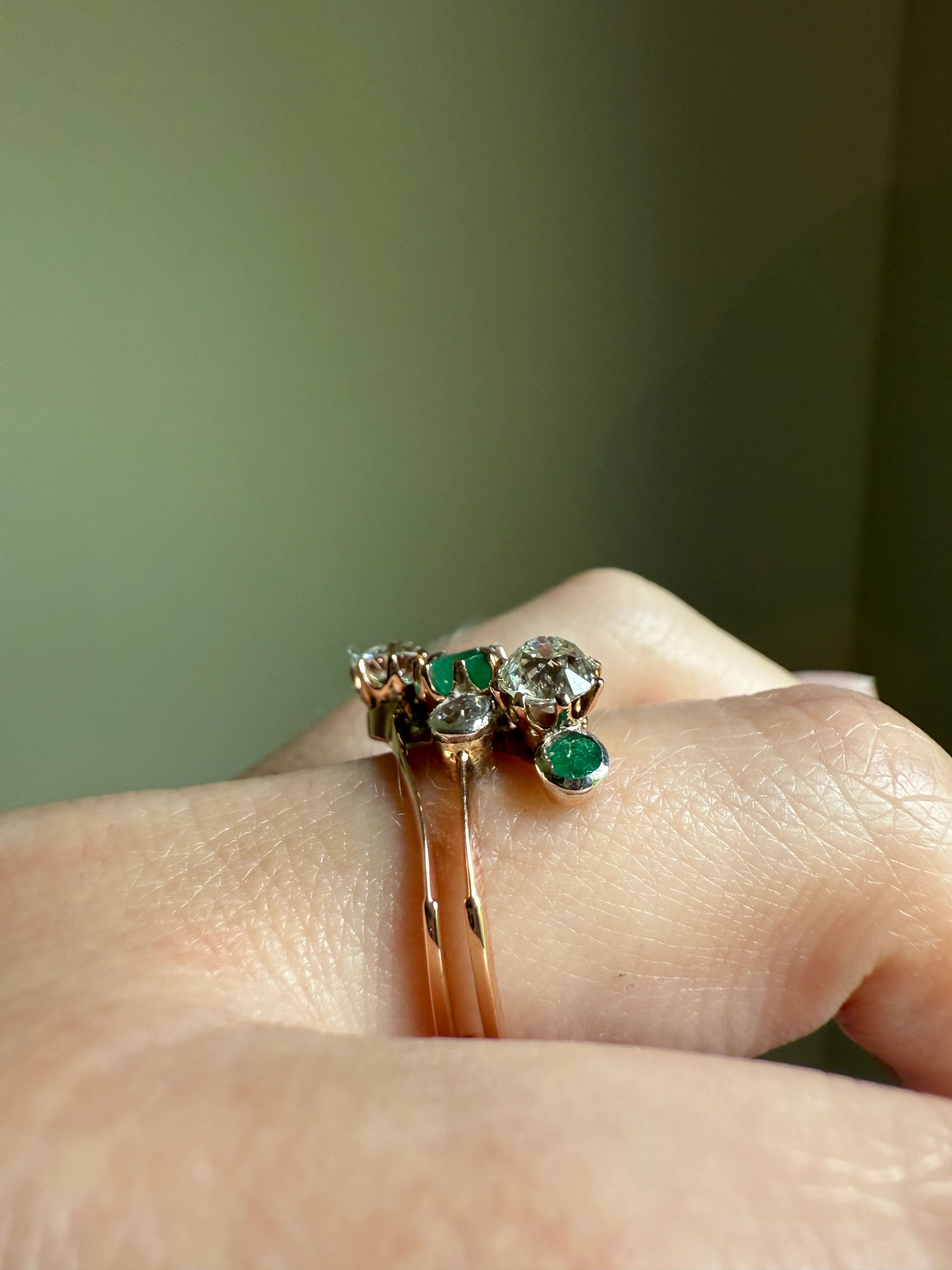 Antique EMERALD 1.4 Carat Old Mine Cut DIAMOND Angled Cluster Ring Chunky Victorian 18k Gold Two Levels Double Bands Green - Image 16