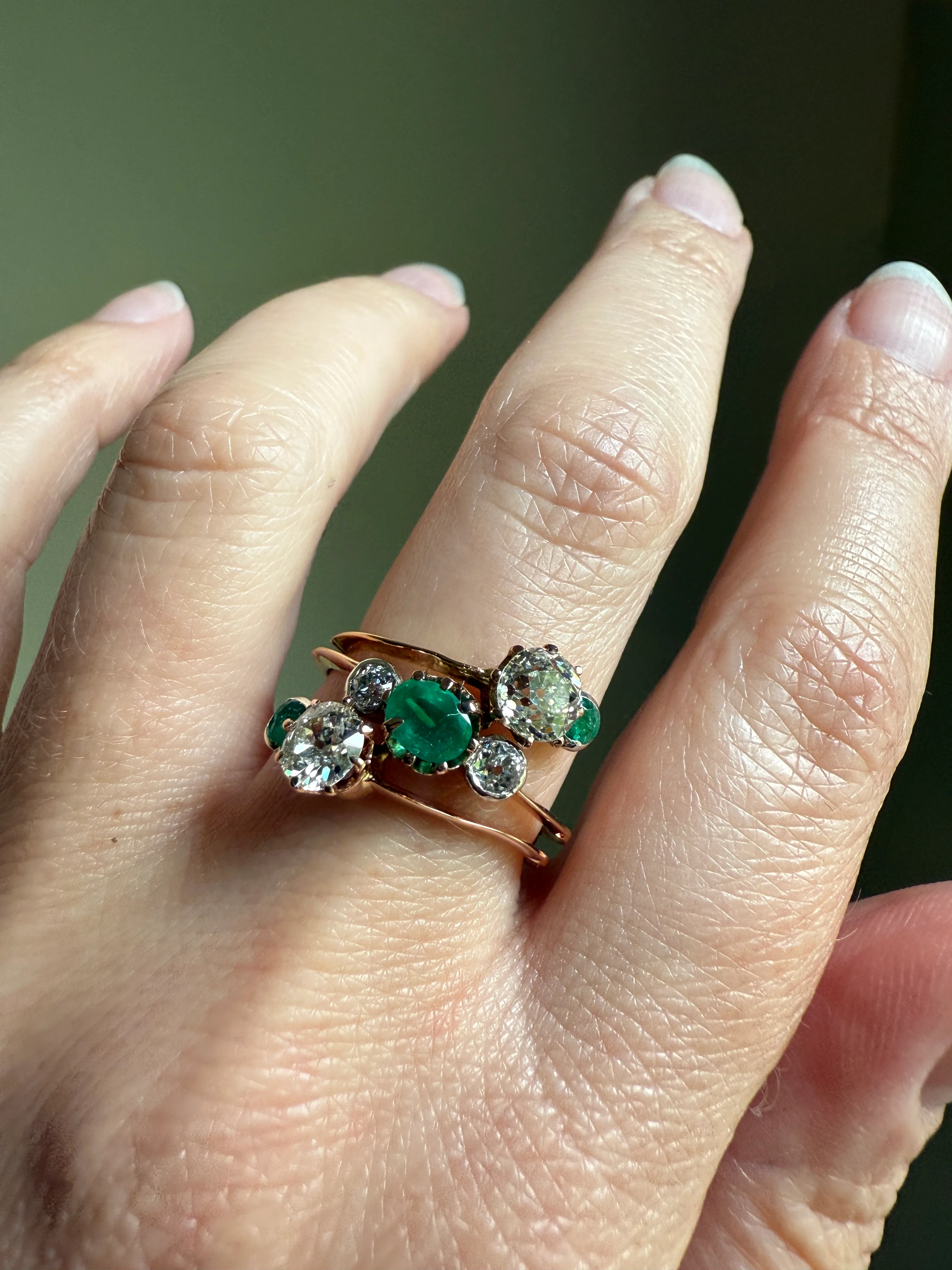 Antique EMERALD 1.4 Carat Old Mine Cut DIAMOND Angled Cluster Ring Chunky Victorian 18k Gold Two Levels Double Bands Green - Image 17