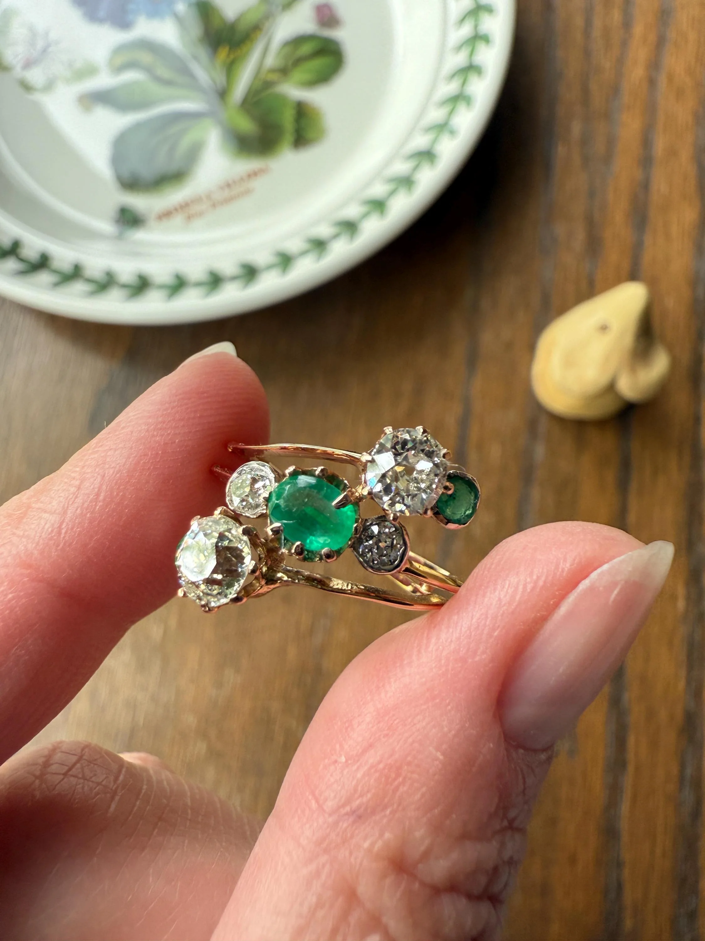 Antique EMERALD 1.4 Carat Old Mine Cut DIAMOND Angled Cluster Ring Chunky Victorian 18k Gold Two Levels Double Bands Green - Image 5