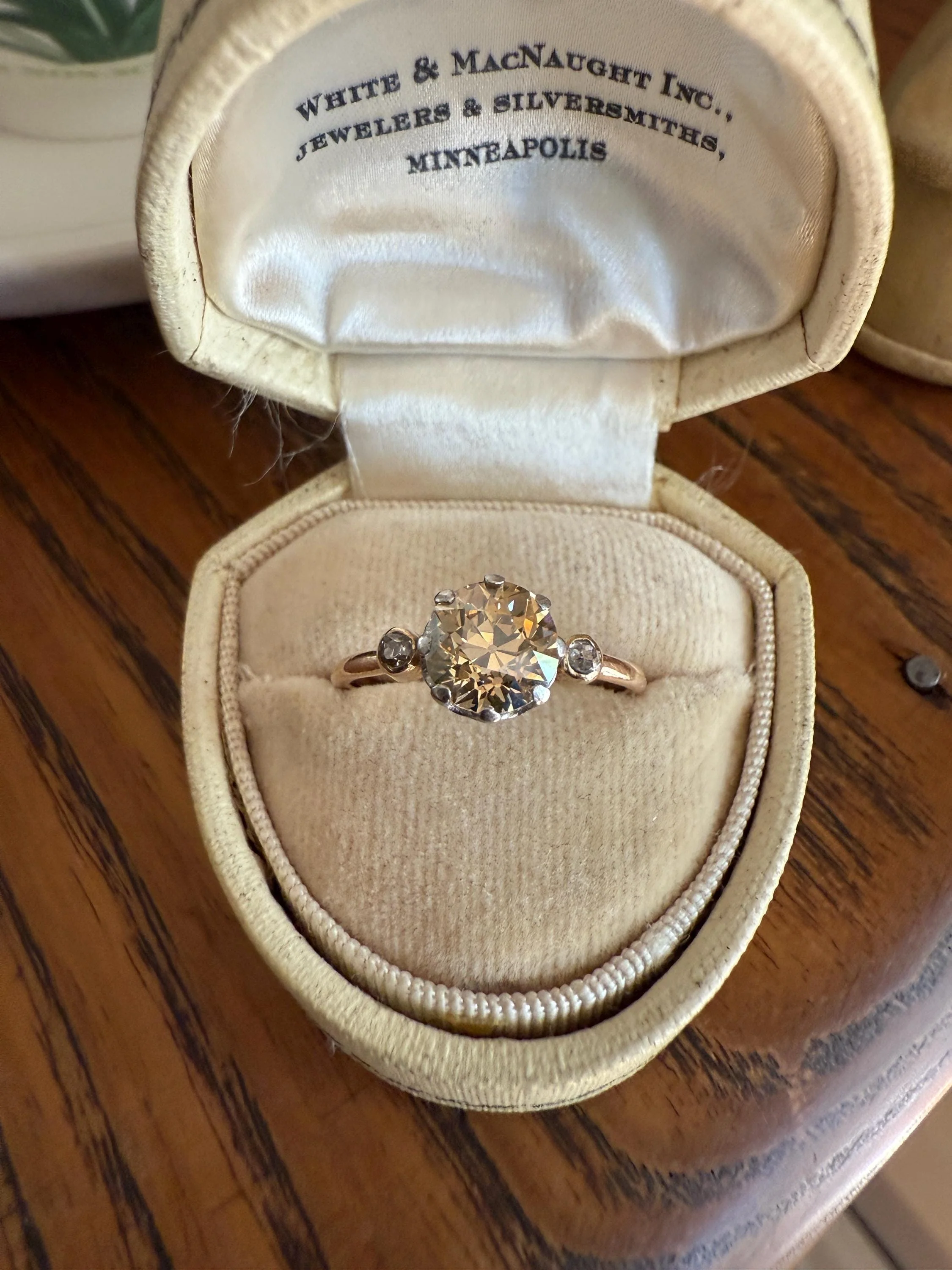 Antique Eye Clean Color Change 1.5 Carat Antique Fancy Champagne Green Yellow Old Mine Cut DIAMOND Solitaire Ring Three Stone 18k Gold - Image 7
