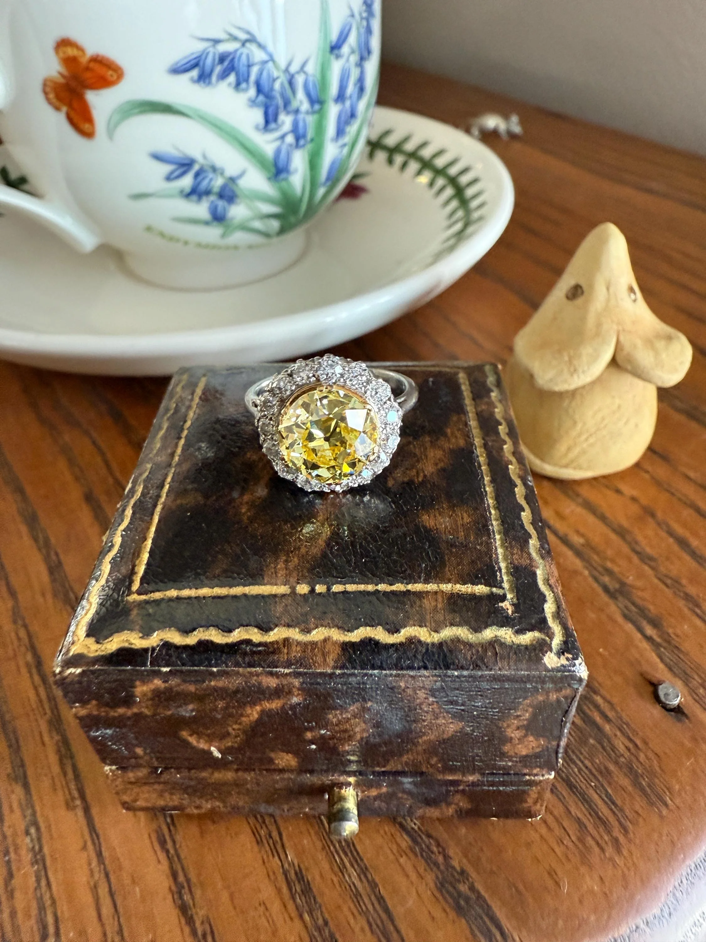 ANTIQUE Fancy Canary Yellow 2.9 Carat Old Mine Cut Diamond Colorless OMC Halo 3.65Ctw Cluster Ring Edwardian Platinum - Image 11