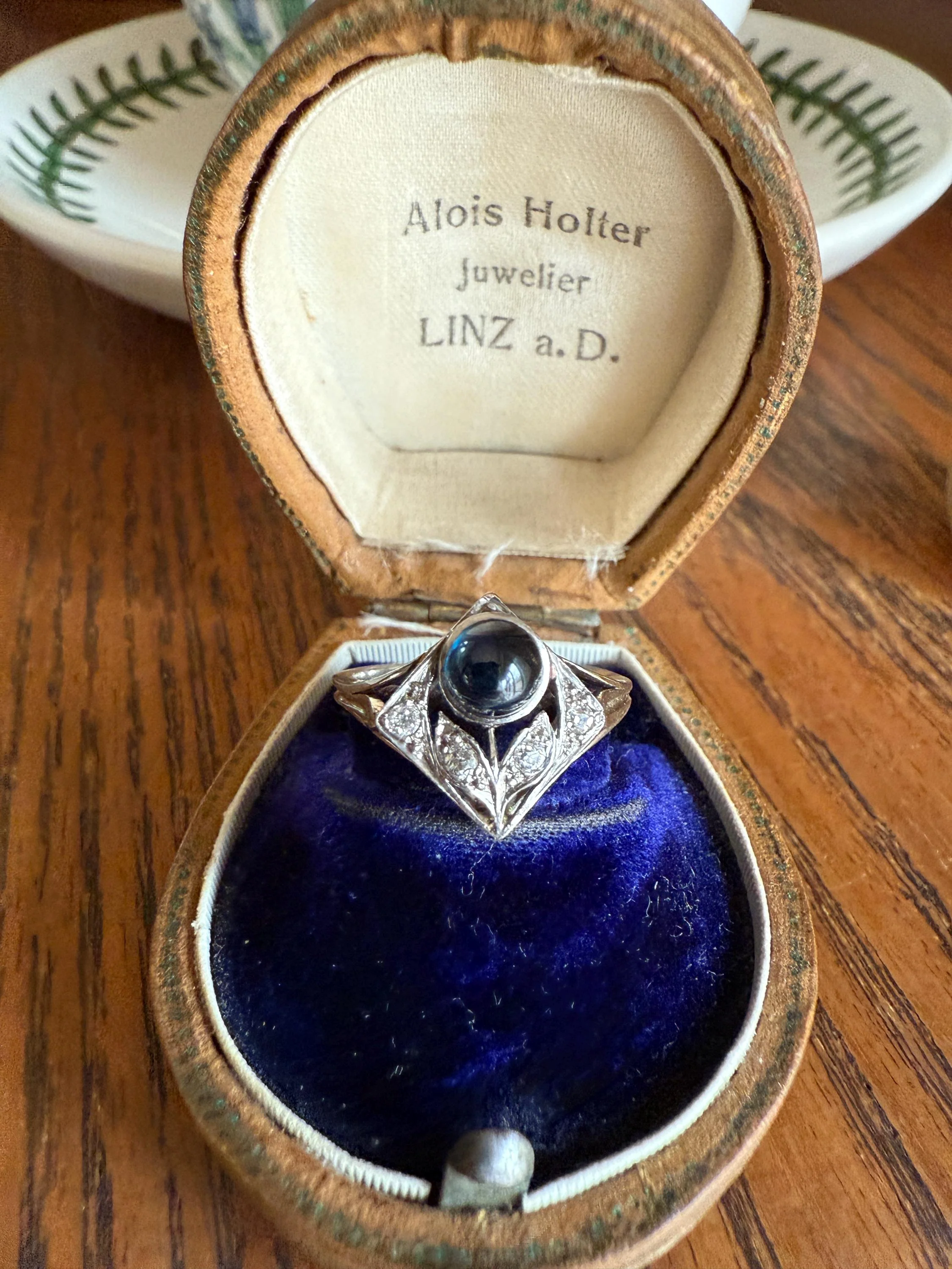 Antique FLOWER Glowing Blue Natural Sapphire Old Mine Cut Diamond Panel Ring Art Deco Geometric 18k White Gold - Image 4