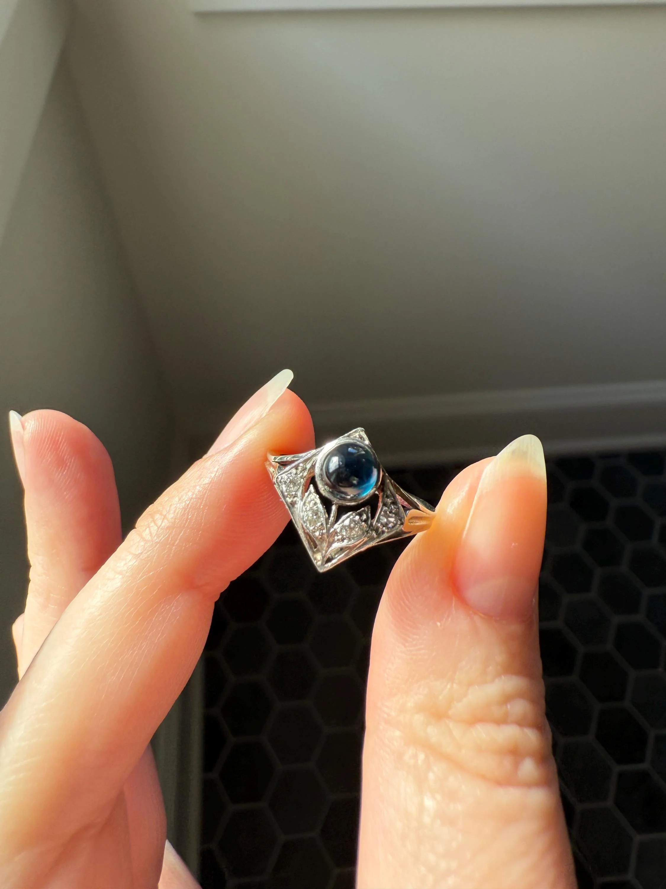 Antique FLOWER Glowing Blue Natural Sapphire Old Mine Cut Diamond Panel Ring Art Deco Geometric 18k White Gold - Image 6