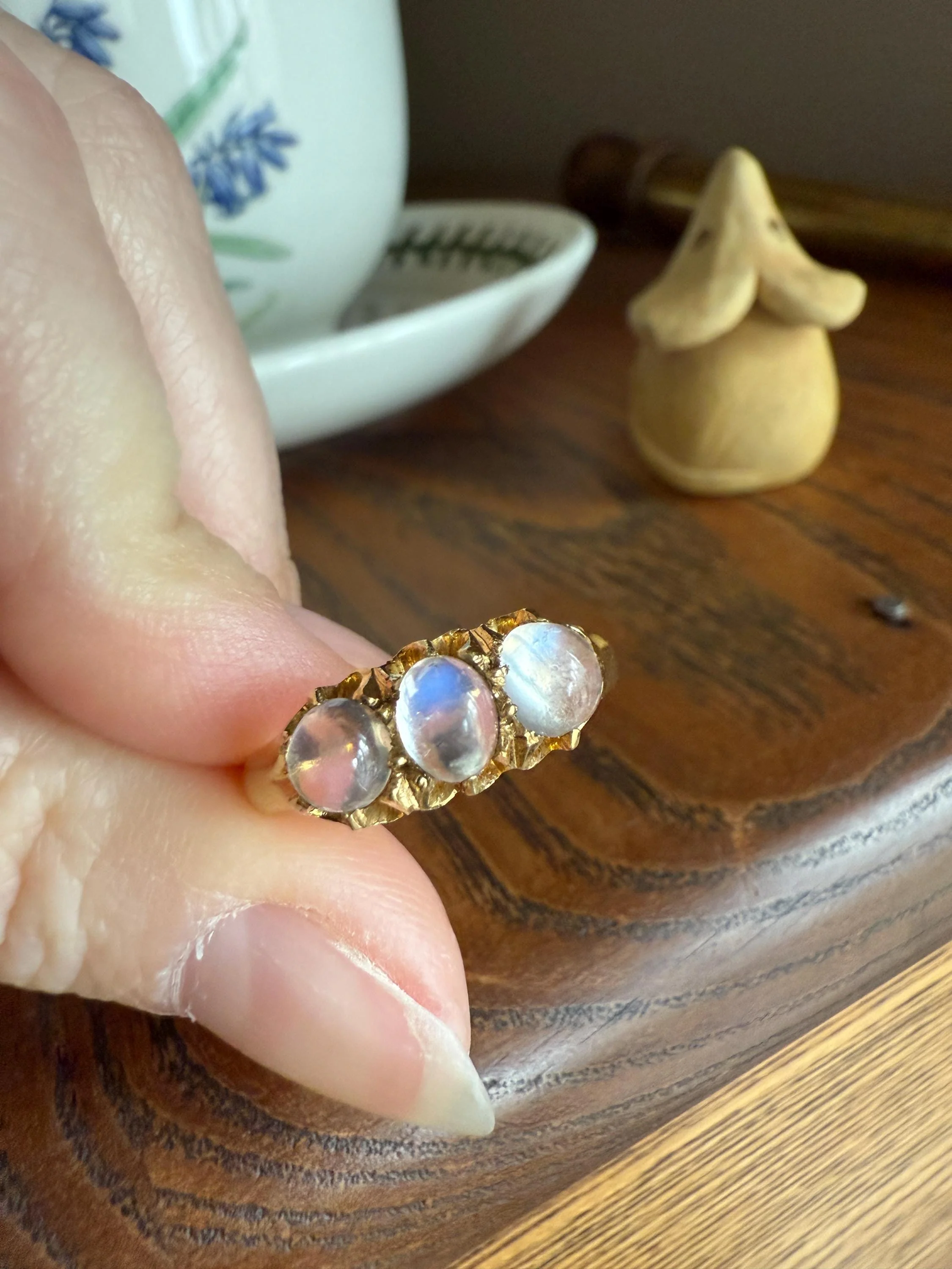 Antique Glowing Blue MOONSTONE Orb Three Stone 18k Gold Belcher Band Ring Man Unisex Stacker - Image 10
