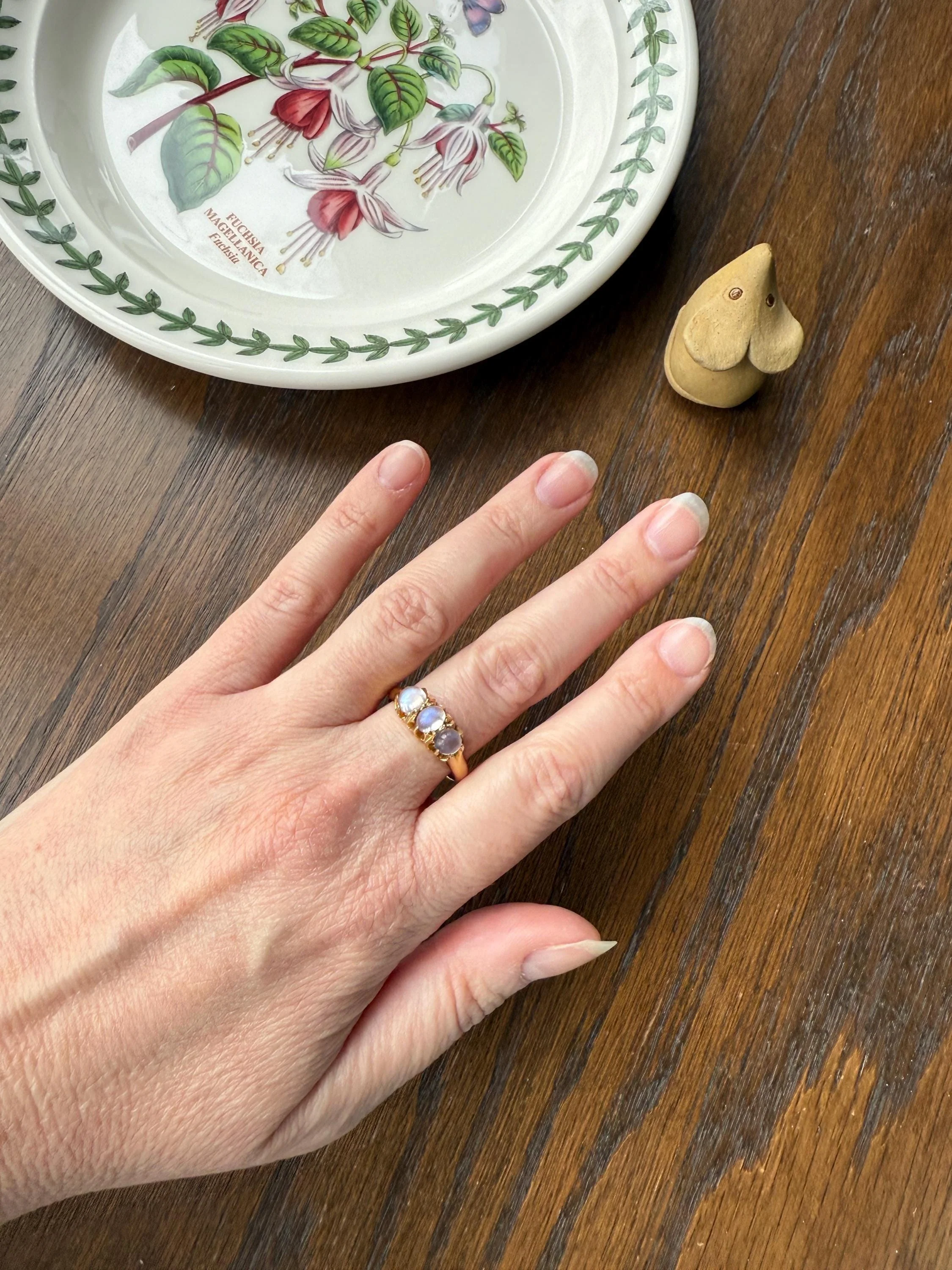 Antique Glowing Blue MOONSTONE Orb Three Stone 18k Gold Belcher Band Ring Man Unisex Stacker - Image 16