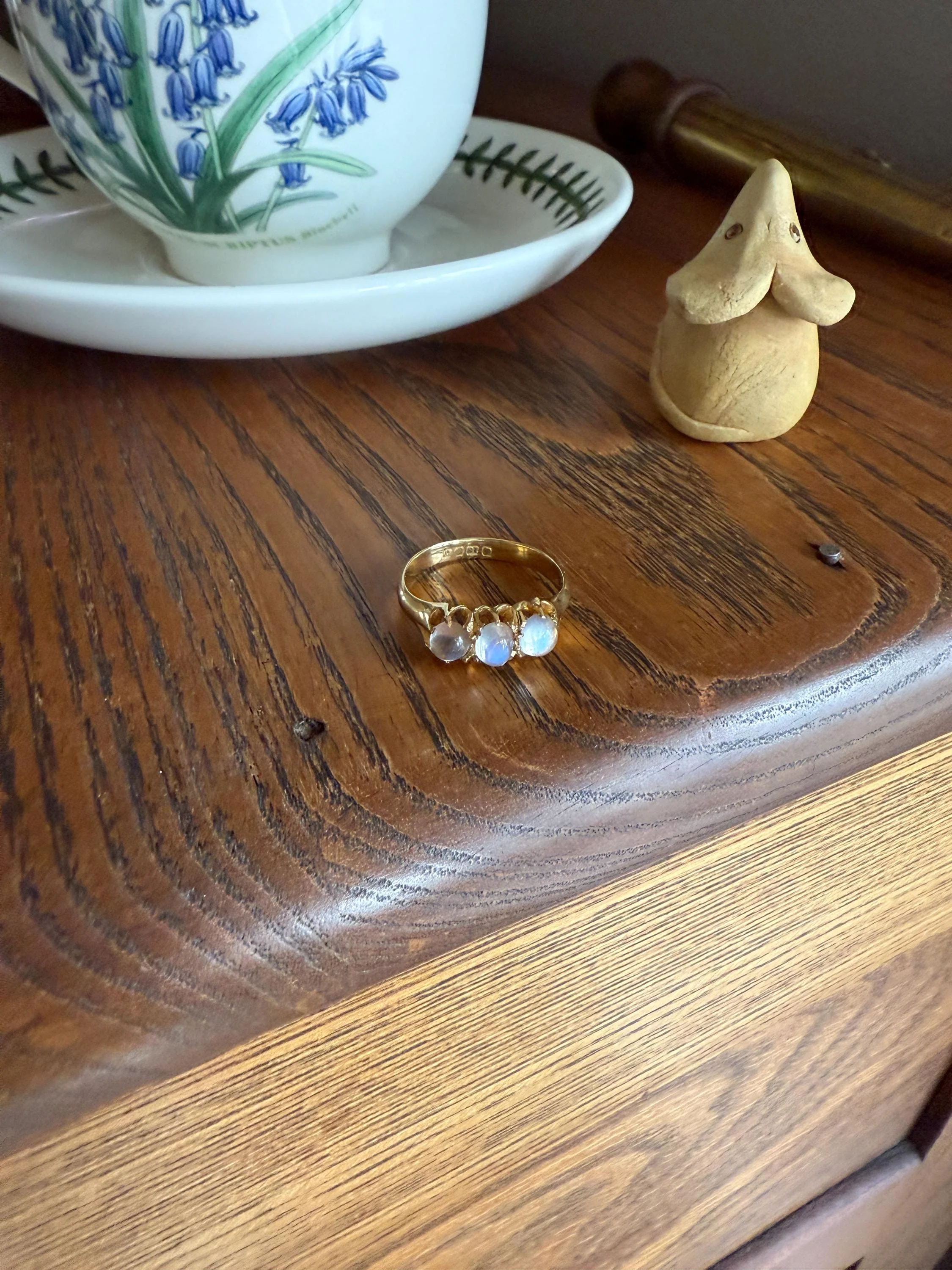 Antique Glowing Blue MOONSTONE Orb Three Stone 18k Gold Belcher Band Ring Man Unisex Stacker - Image 17