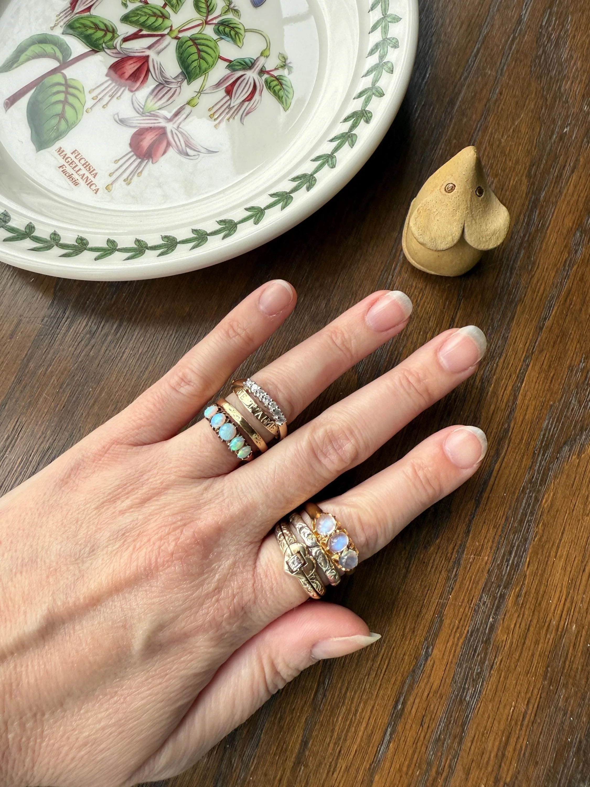 Antique Glowing Blue MOONSTONE Orb Three Stone 18k Gold Belcher Band Ring Man Unisex Stacker - Image 3