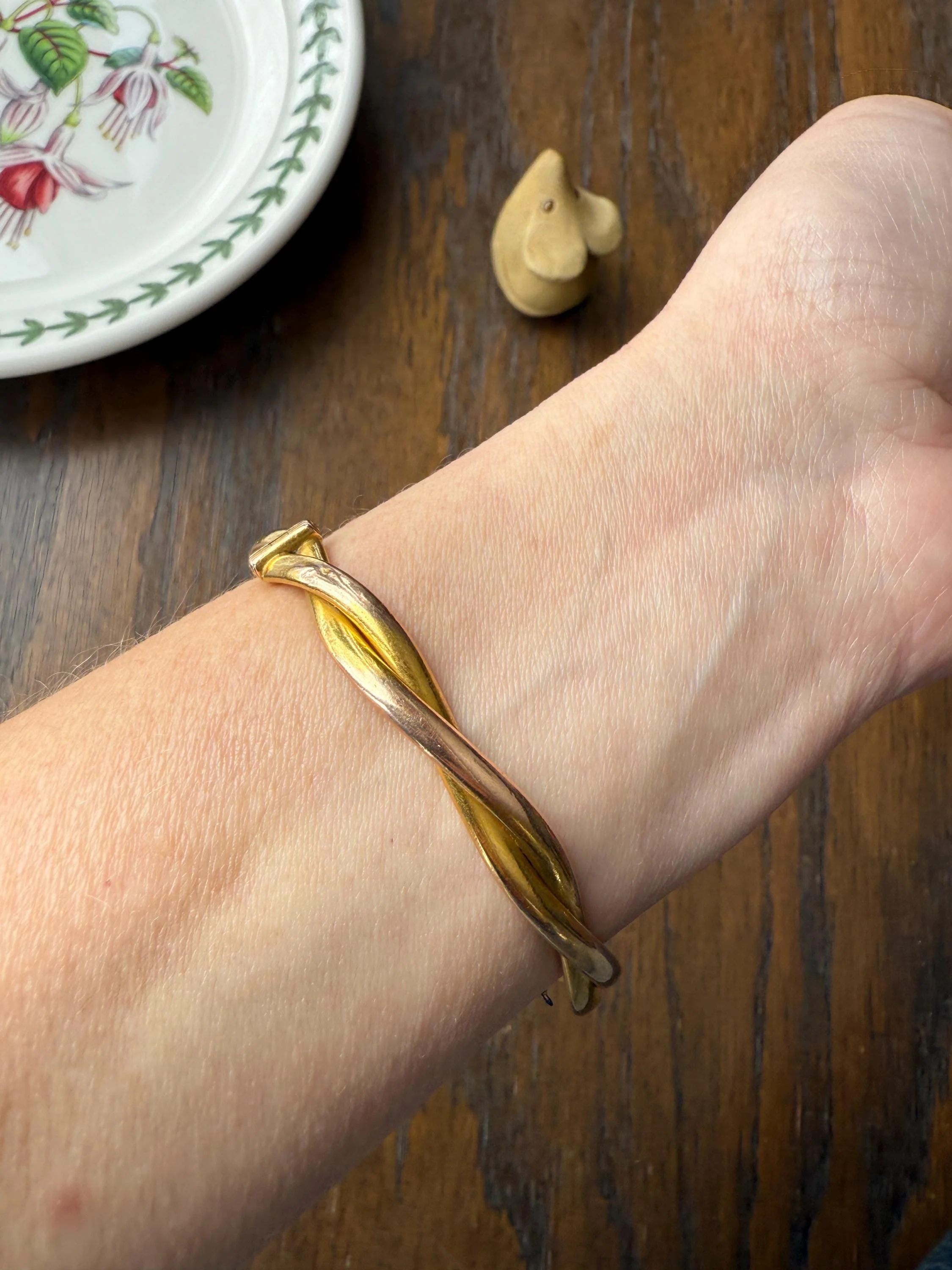 Antique Green Natural EMERALD Old Mine Cut Diamond Halo Hinged Bangle Bracelet 14k Solid Gold Rosy & YG Glowing Victorian Edwardian Twist - Image 10