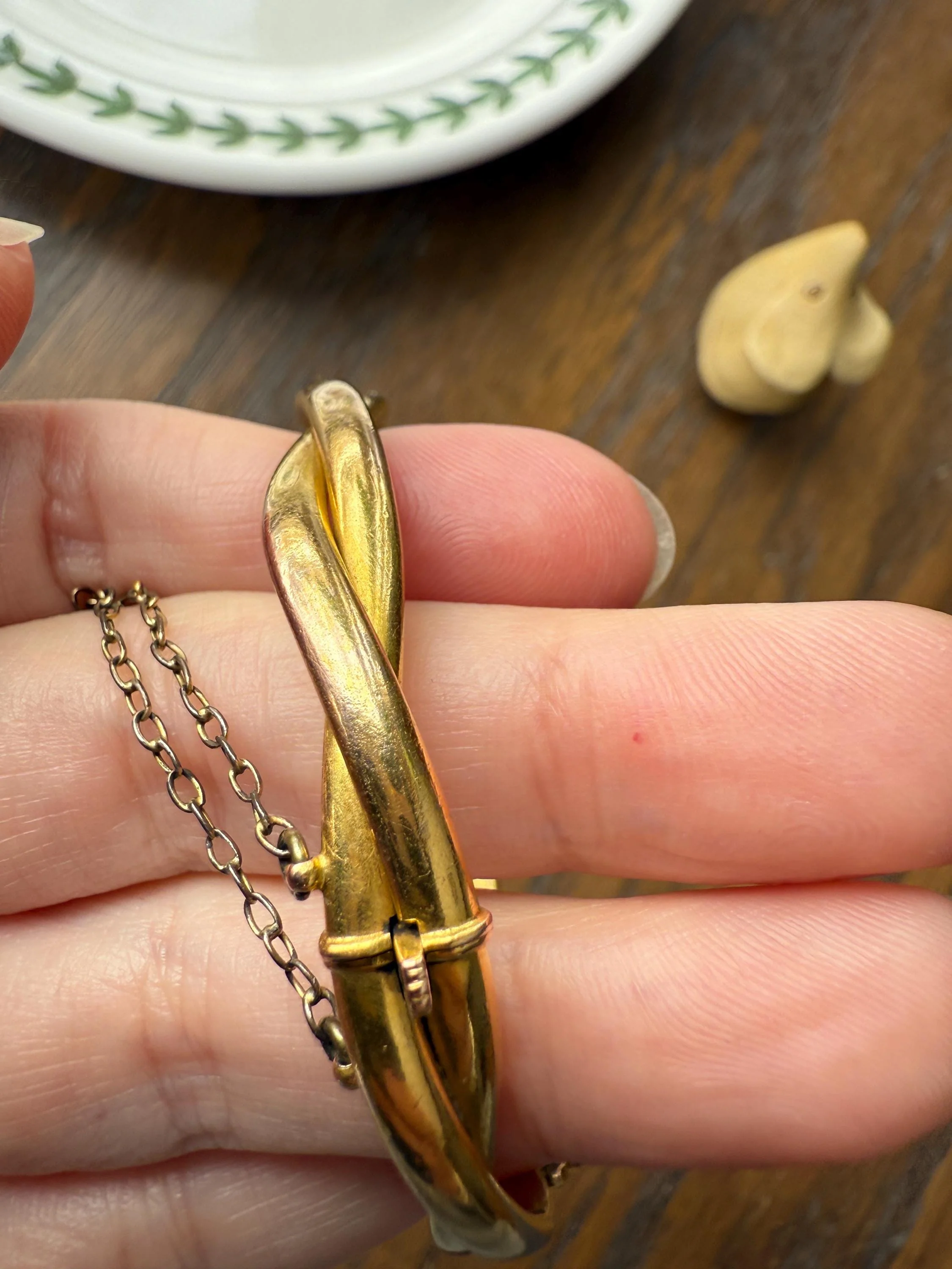 Antique Green Natural EMERALD Old Mine Cut Diamond Halo Hinged Bangle Bracelet 14k Solid Gold Rosy & YG Glowing Victorian Edwardian Twist - Image 19
