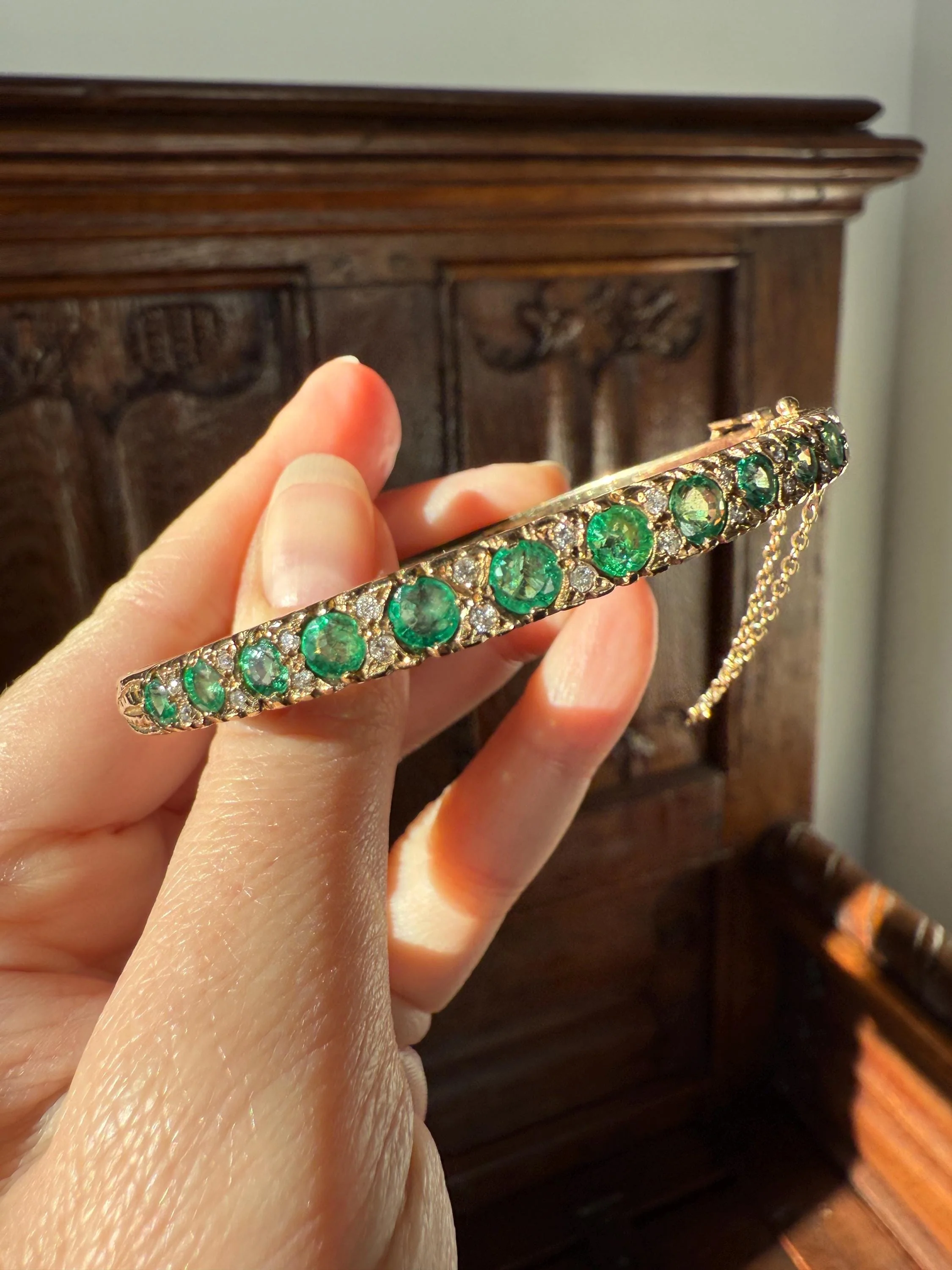 Antique Green Natural EMERALD Single Cut Diamond Hinged Bangle Bracelet 9k Gold Victorian Edwardian Ornate Swirls Not 10k - Image 2