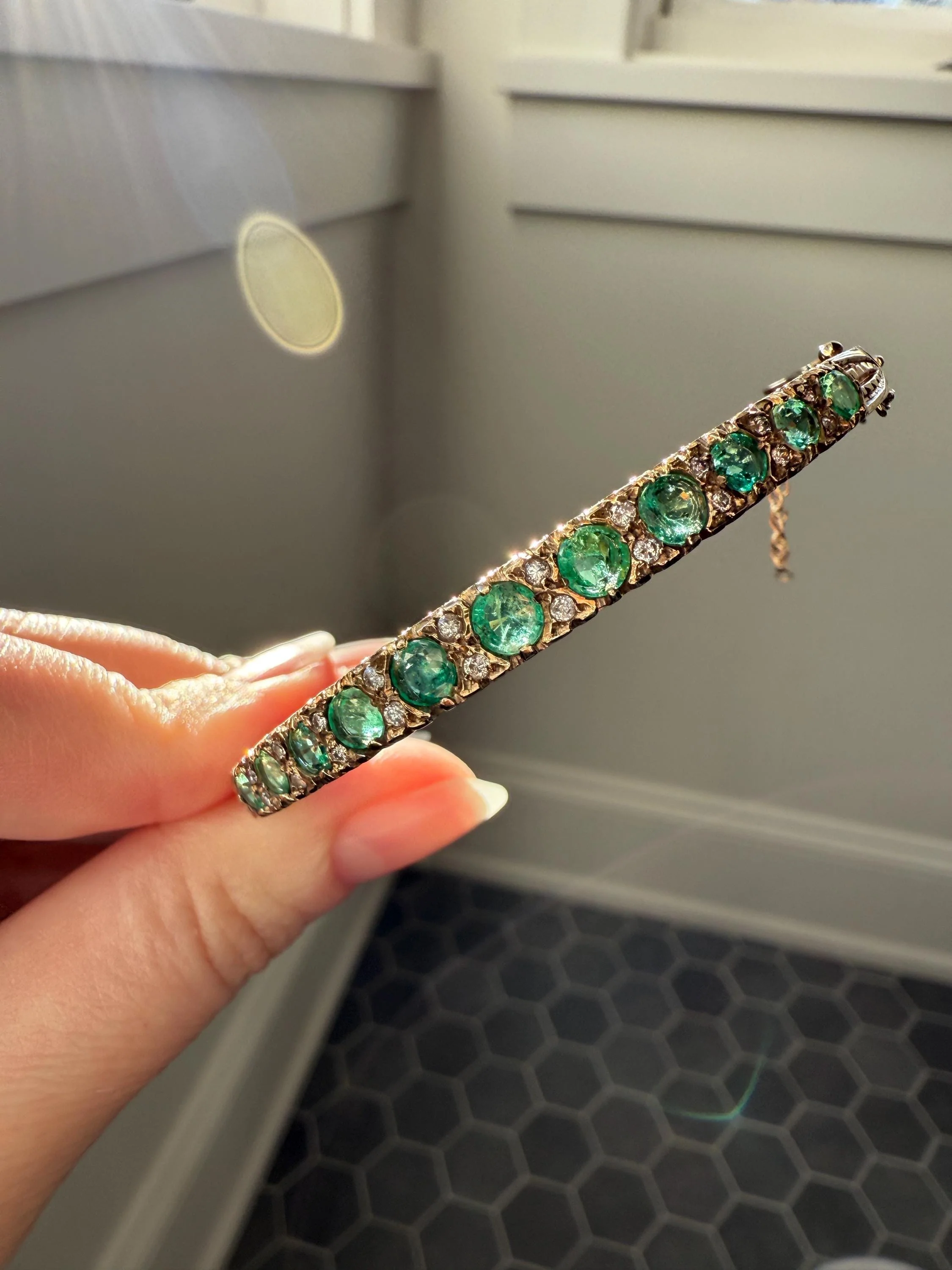 Antique Green Natural EMERALD Single Cut Diamond Hinged Bangle Bracelet 9k Gold Victorian Edwardian Ornate Swirls Not 10k - Image 6