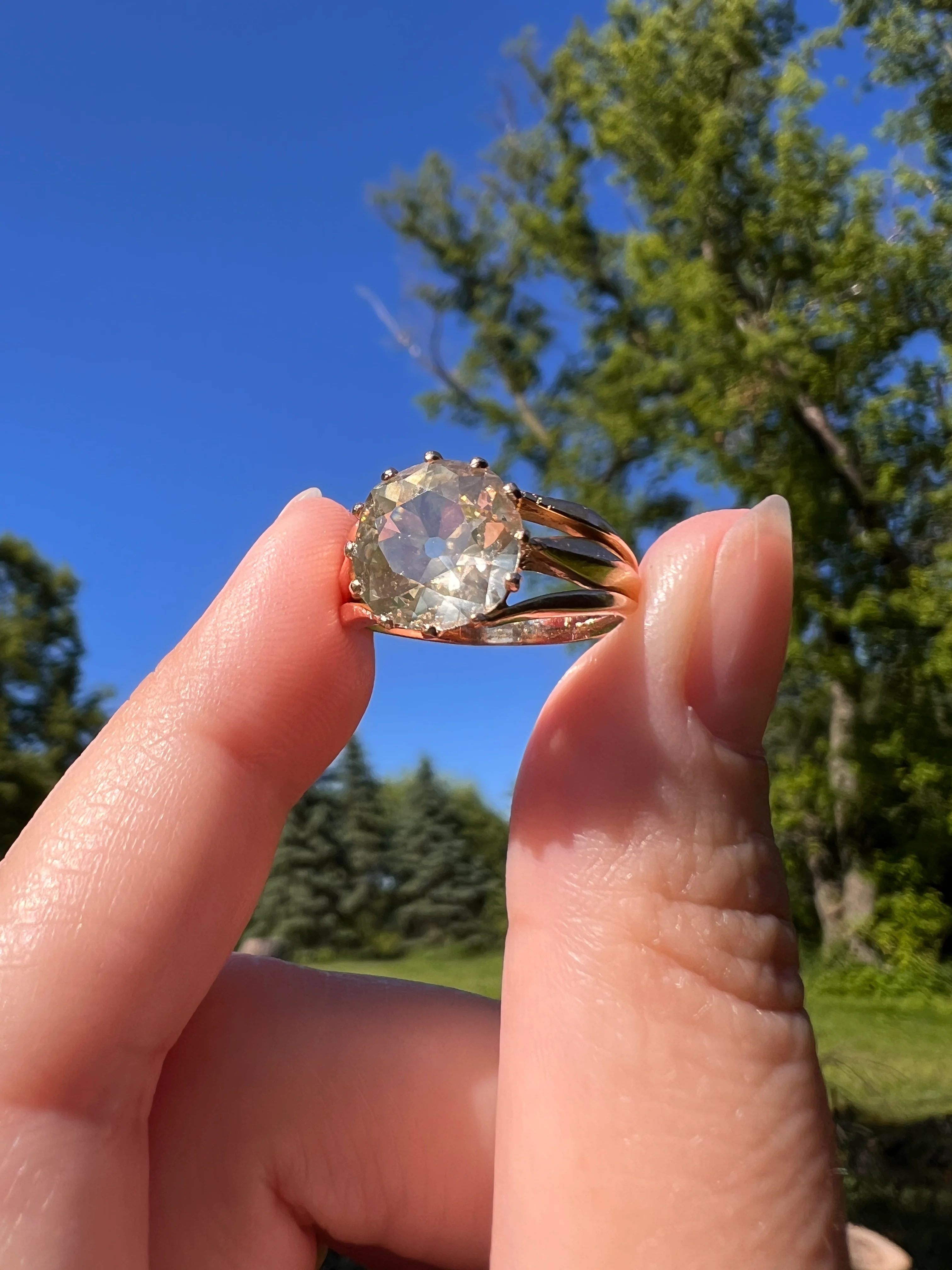 ANTIQUE Large 2.5 Carat Old European Cut DIAMOND Solitaire Ring Warm Pale Yellow Light Brown 18k Rose Gold c1900 - Image 15