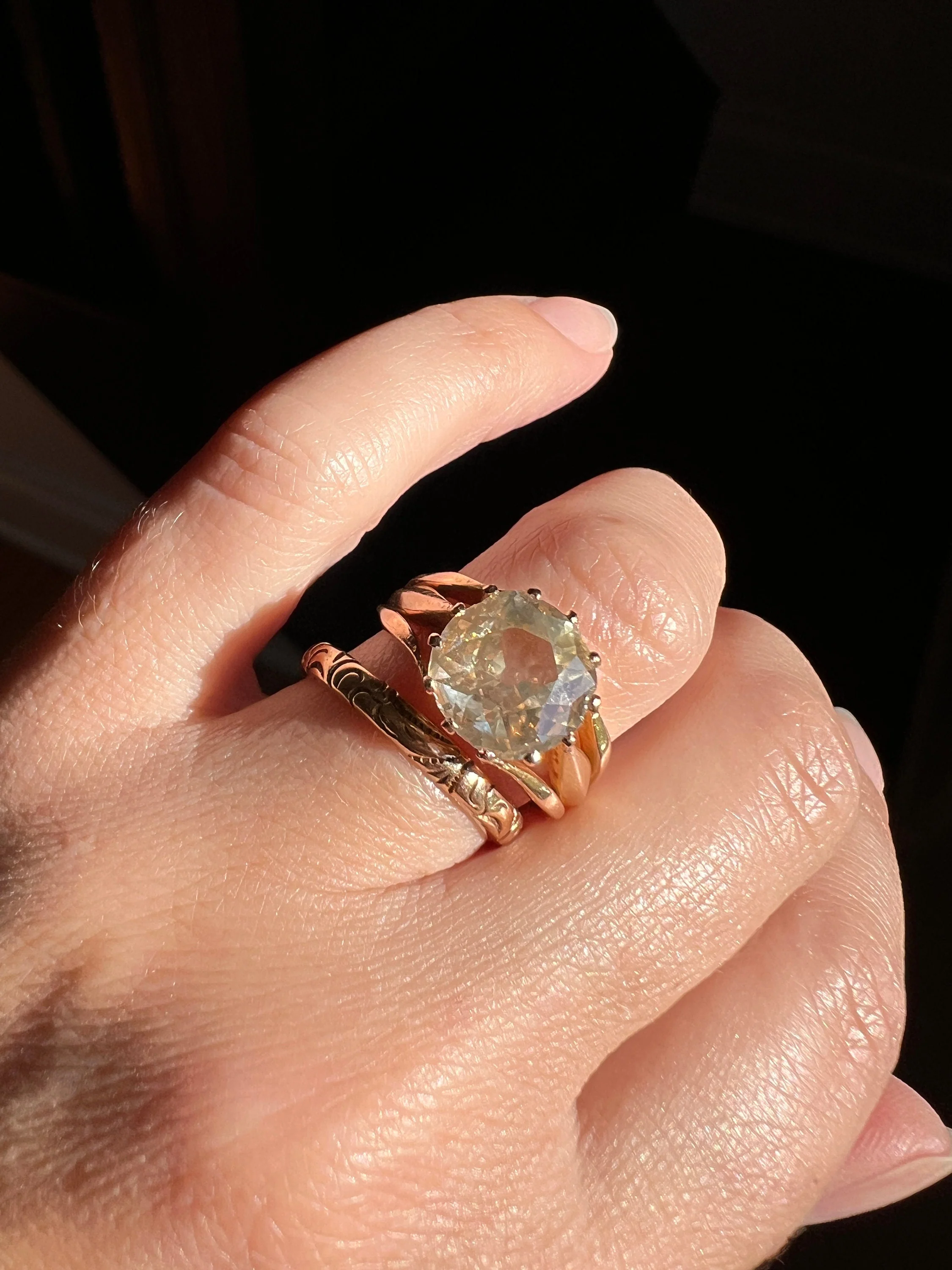 ANTIQUE Large 2.5 Carat Old European Cut DIAMOND Solitaire Ring Warm Pale Yellow Light Brown 18k Rose Gold c1900 - Image 6