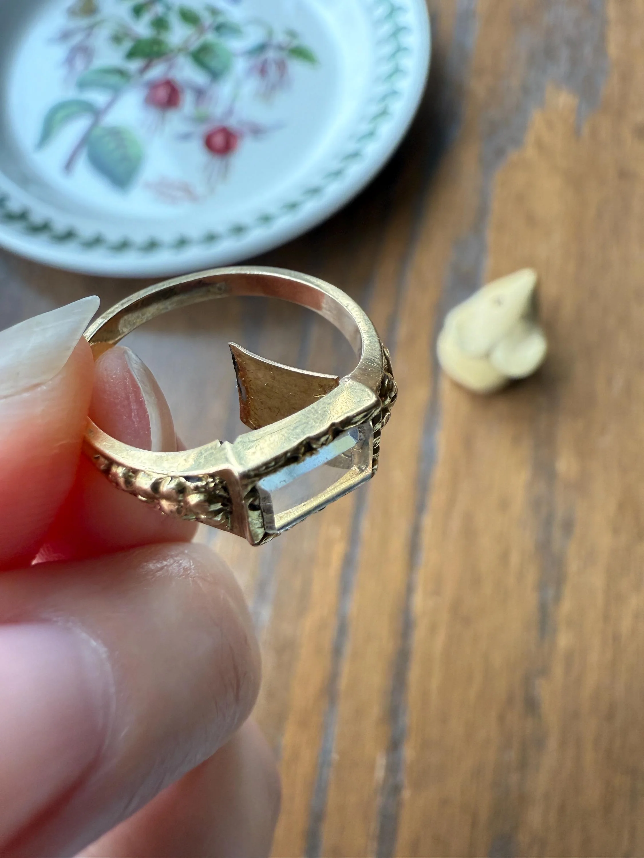 Antique LOCKET Back Ring French Engraved EM Victorian 18k Gold Ornate Floral Sentimental Jewelry or Poison : ) - Image 6