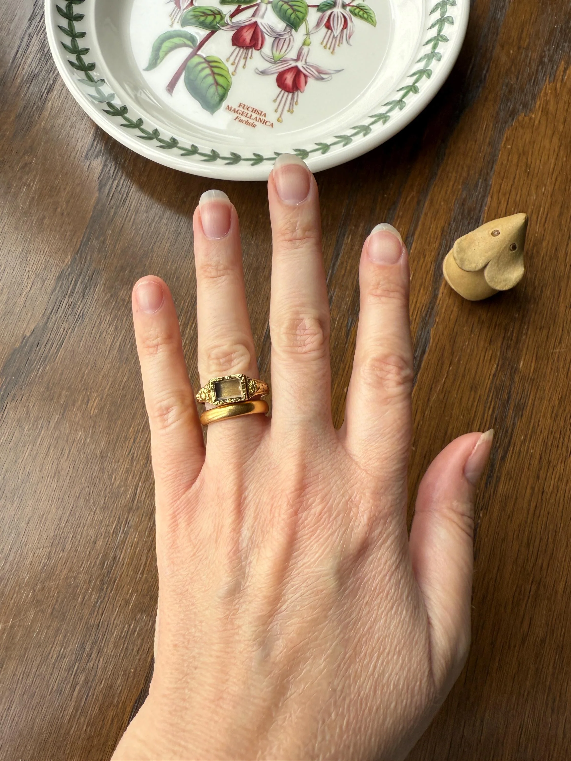 Antique LOCKET Back Ring French Engraved EM Victorian 18k Gold Ornate Floral Sentimental Jewelry or Poison : ) - Image 7