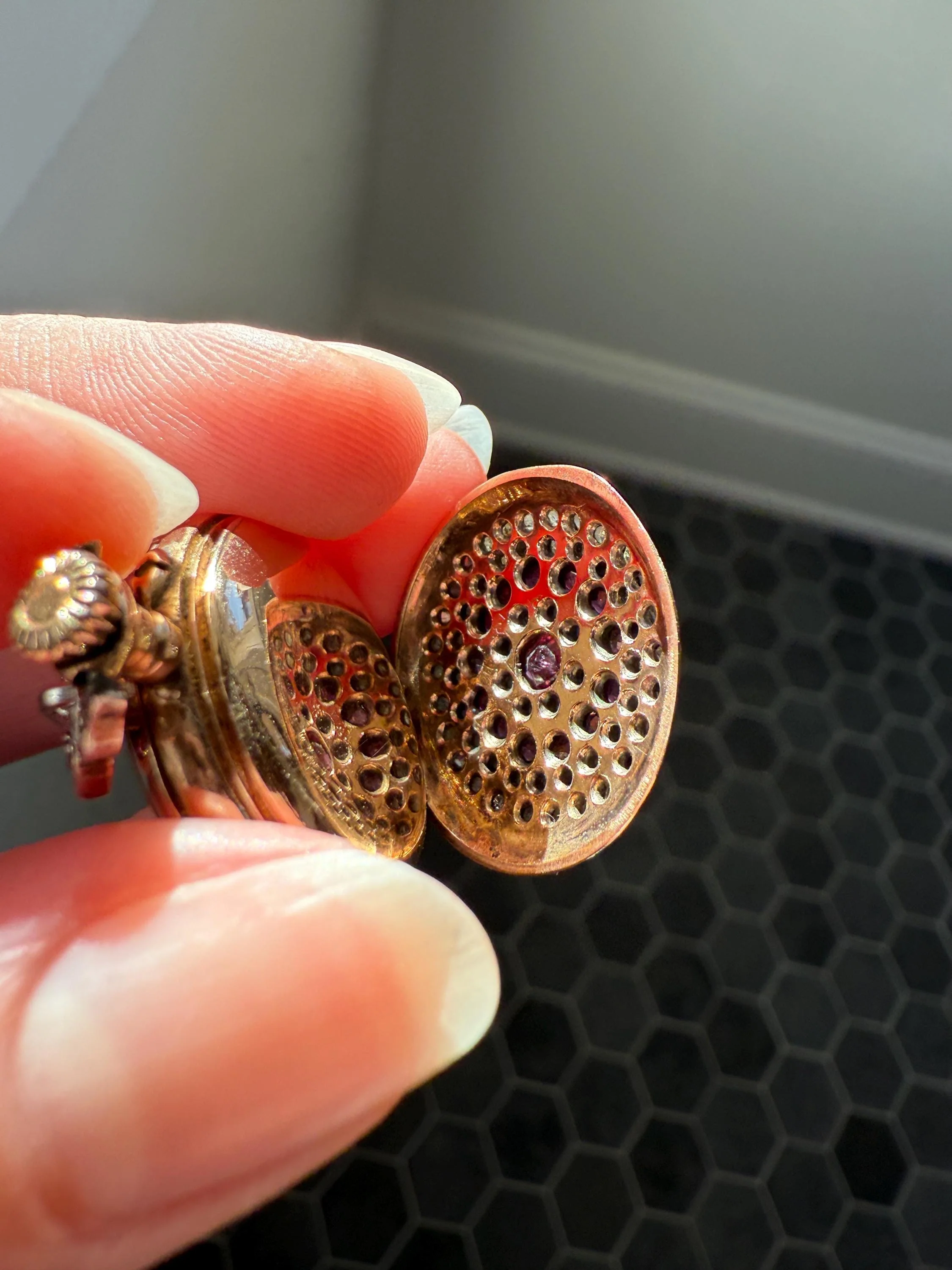 Antique Natural RUBY and Rose Cut Diamond Encrusted French VICTORIAN 18k Gold Silver Pocket Watch Case Pendant Locket Bullseye Target - Image 17